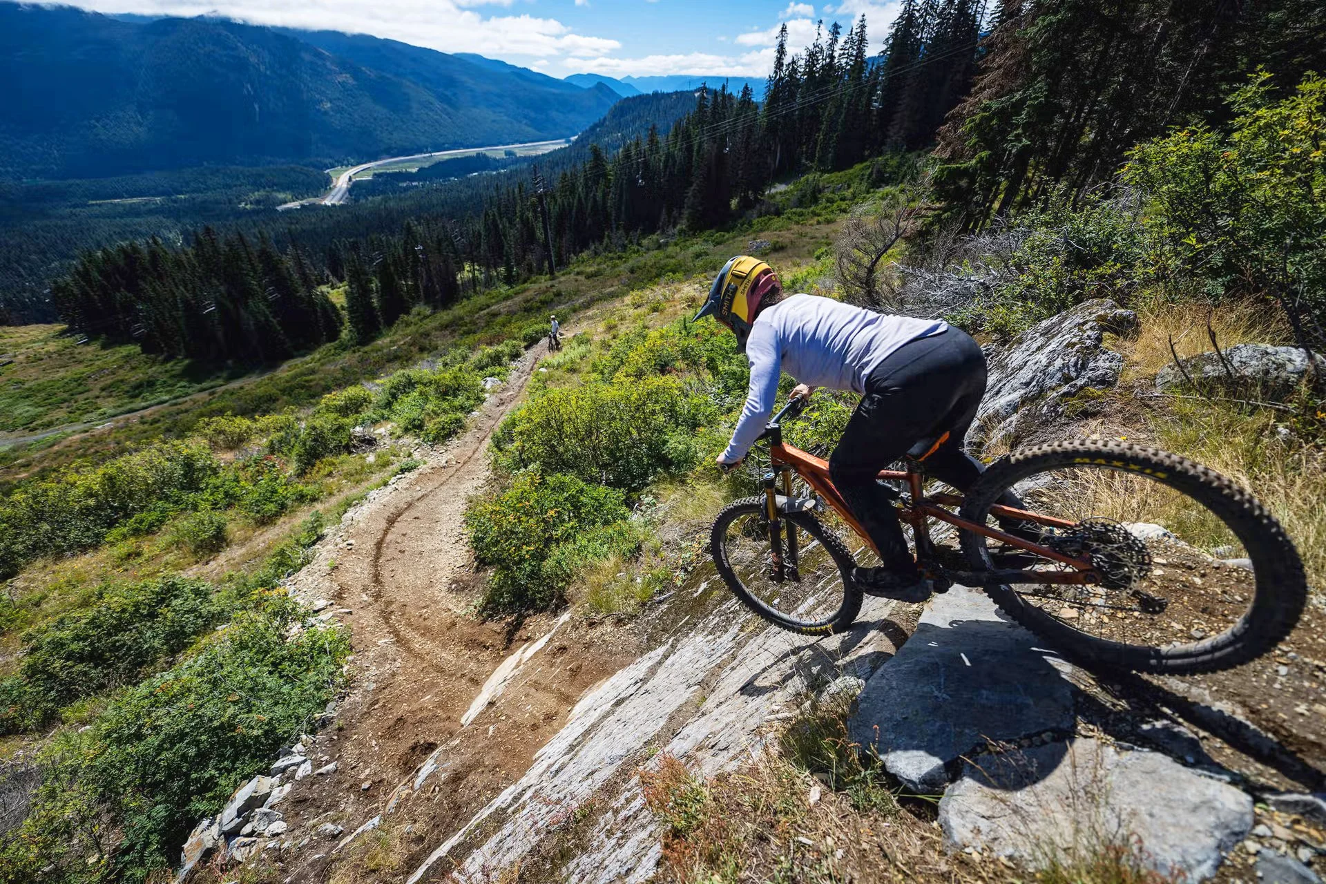 Grip It and Rip It: The Ultimate Guide to Downhill Mountain Biking at Snoqualmie Pass