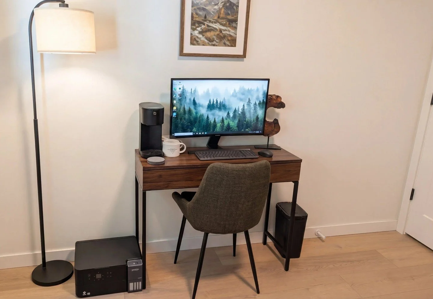 Upgrade your work-cation at The Mountainside House. Our office space features a 27-in curved LED monitor, wireless keyboard and mouse, plus an ink-jet color printer and scanner. Stay productive at Hyak, then hit the trails. Book your mountain basecam