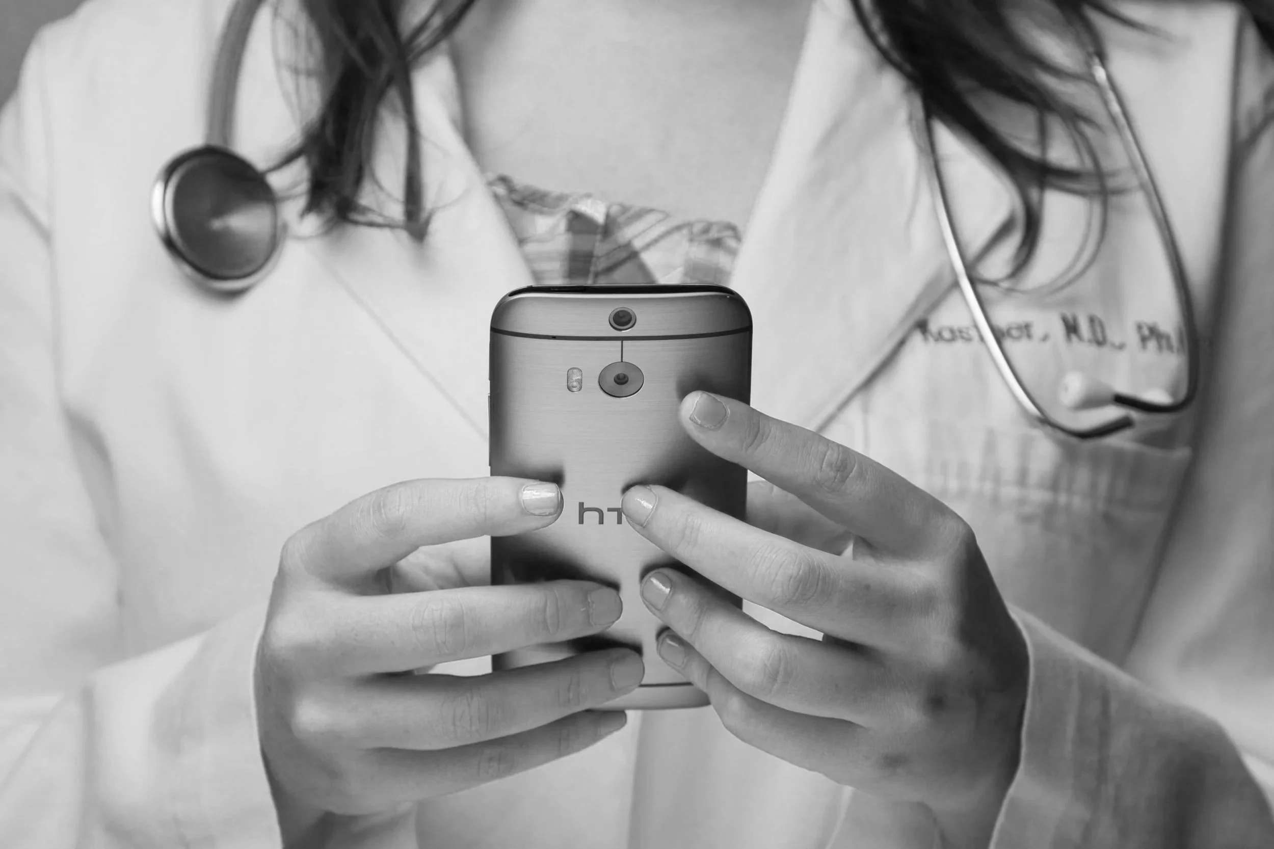 Médecin influenceuse, lancement et stratégie de contenu médical