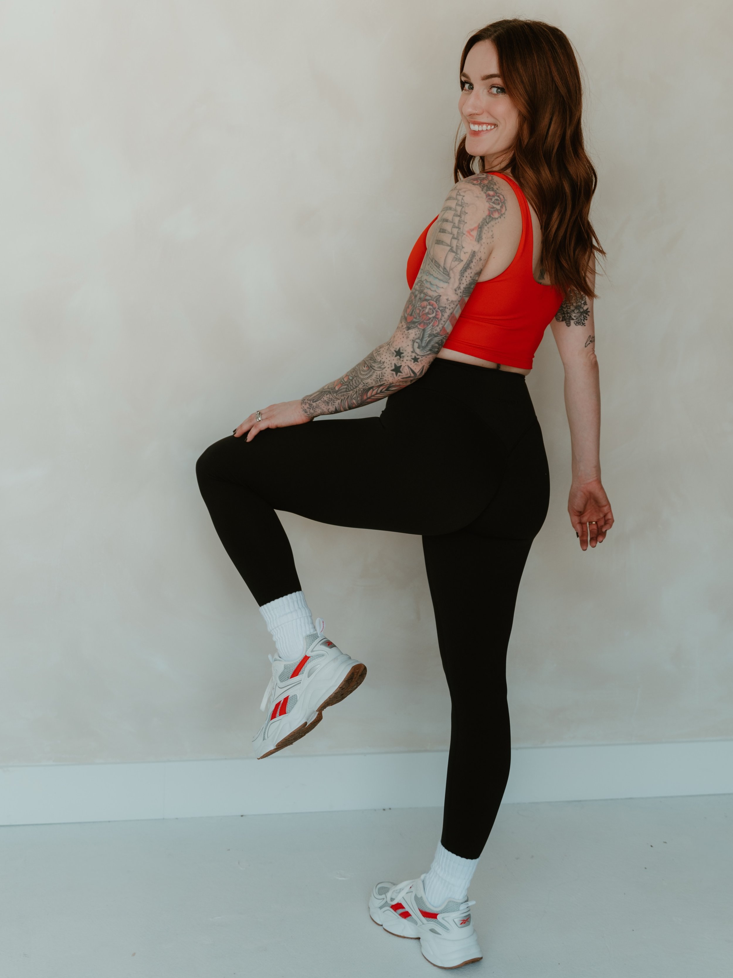 Who benefits from having a coach?
Short answer: literally everyone. ✨

Having a coach doesn&rsquo;t mean you don&rsquo;t know what you&rsquo;re doing in the gym or that you don&rsquo;t have experience. A coach helps keep you on track, gives you direc