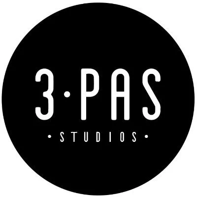 Logo for 3 Pas Studios featuring white text on a black circular background.