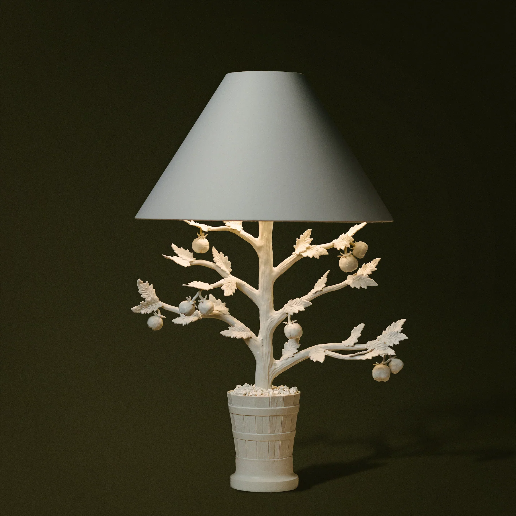 WW26_EspalierLamps-TomatoOn.webp