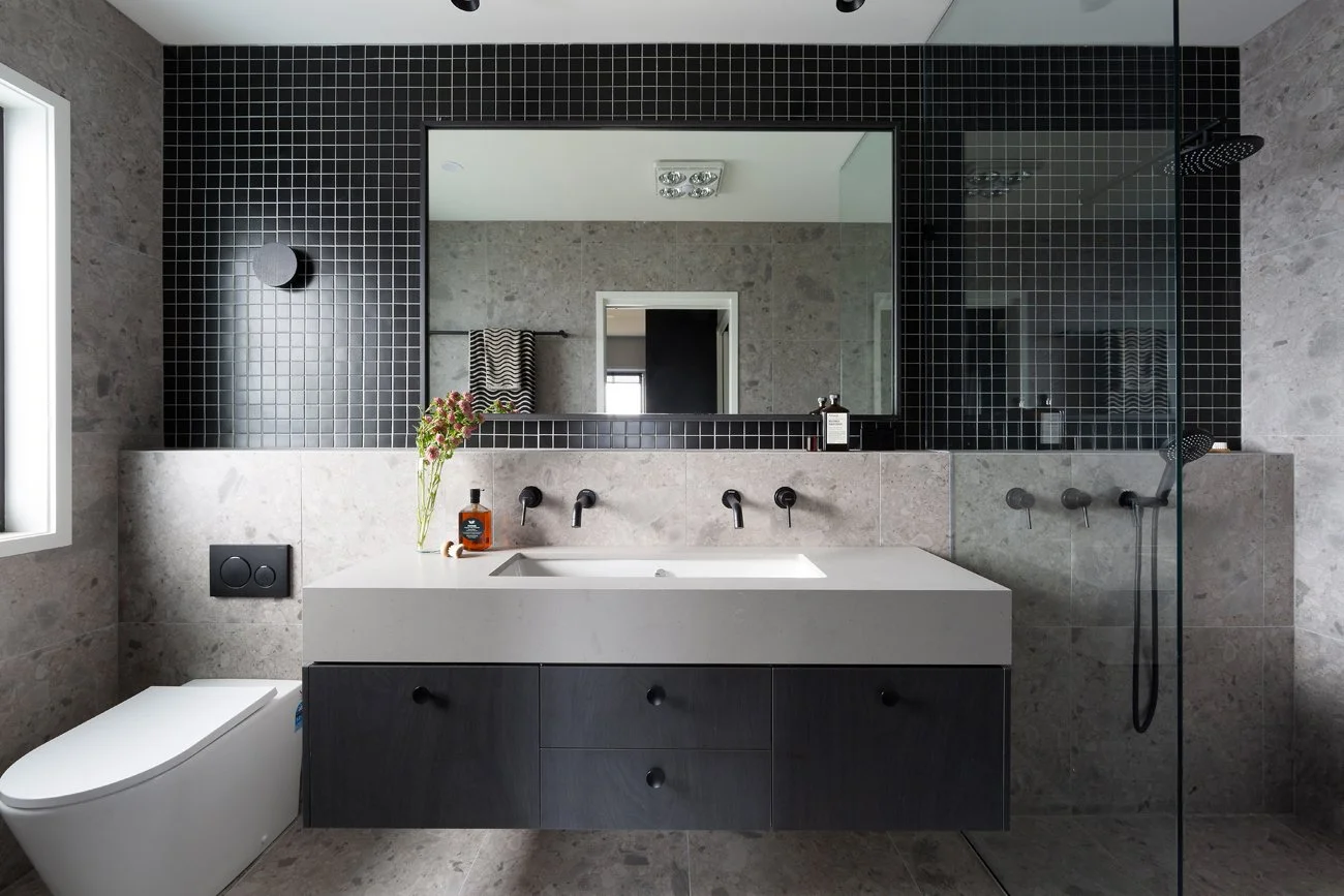 Double vanity master ensuite by Banksia Projects