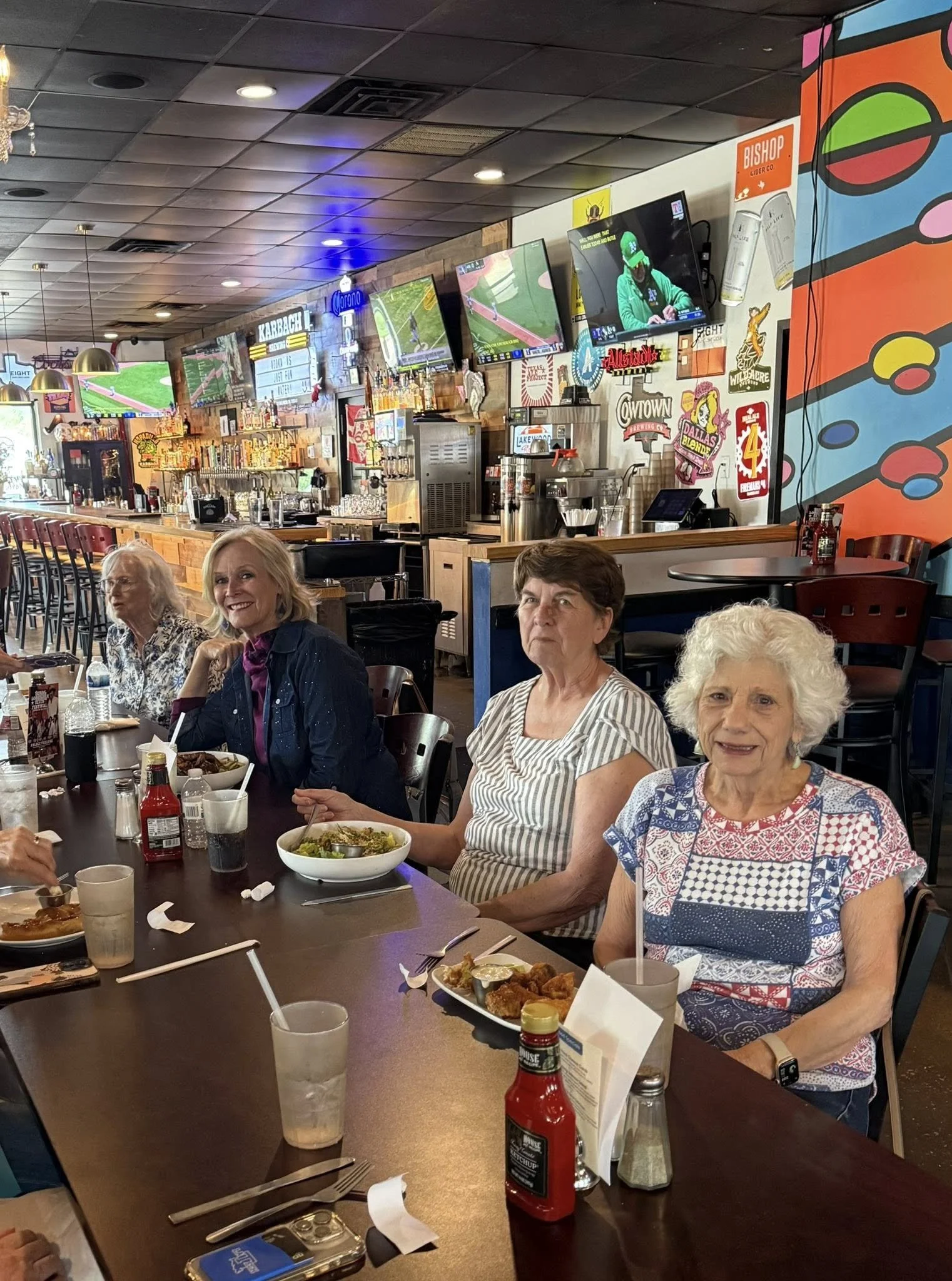 Dinner after Amazon Tour_2.jpg