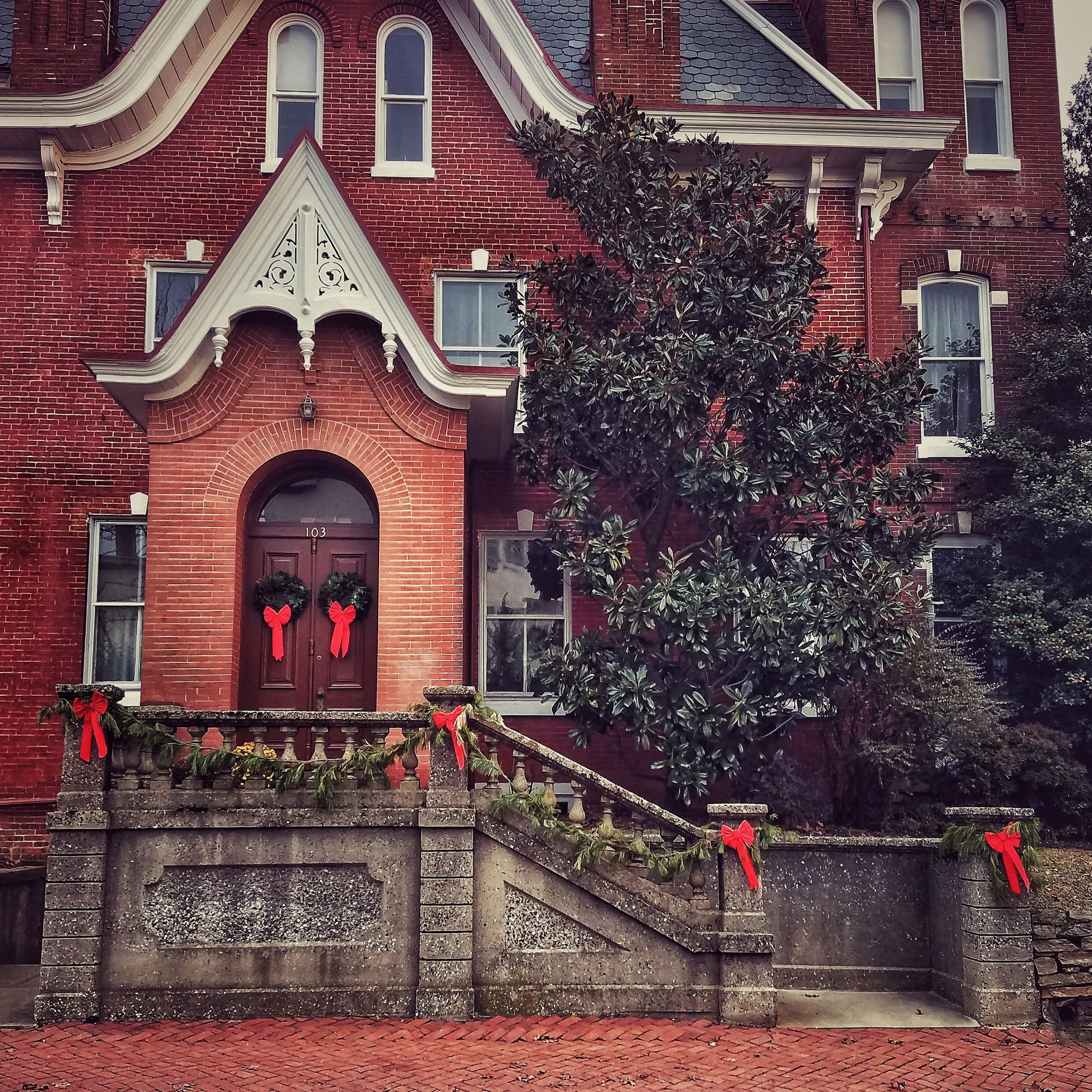 Grand Brick and Bows 8x10