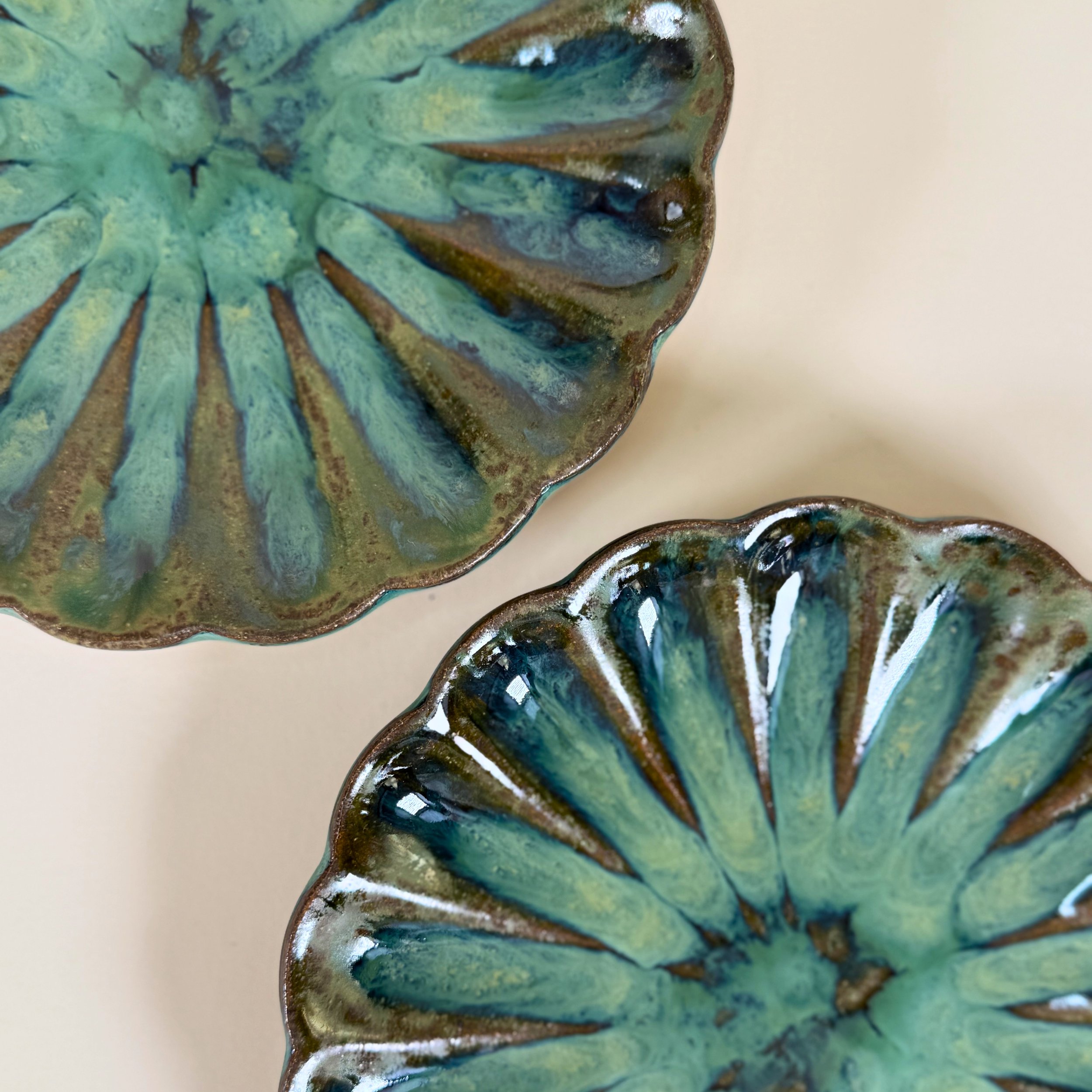 Scallop Plate in Green Lagoon (Small) 2.jpg