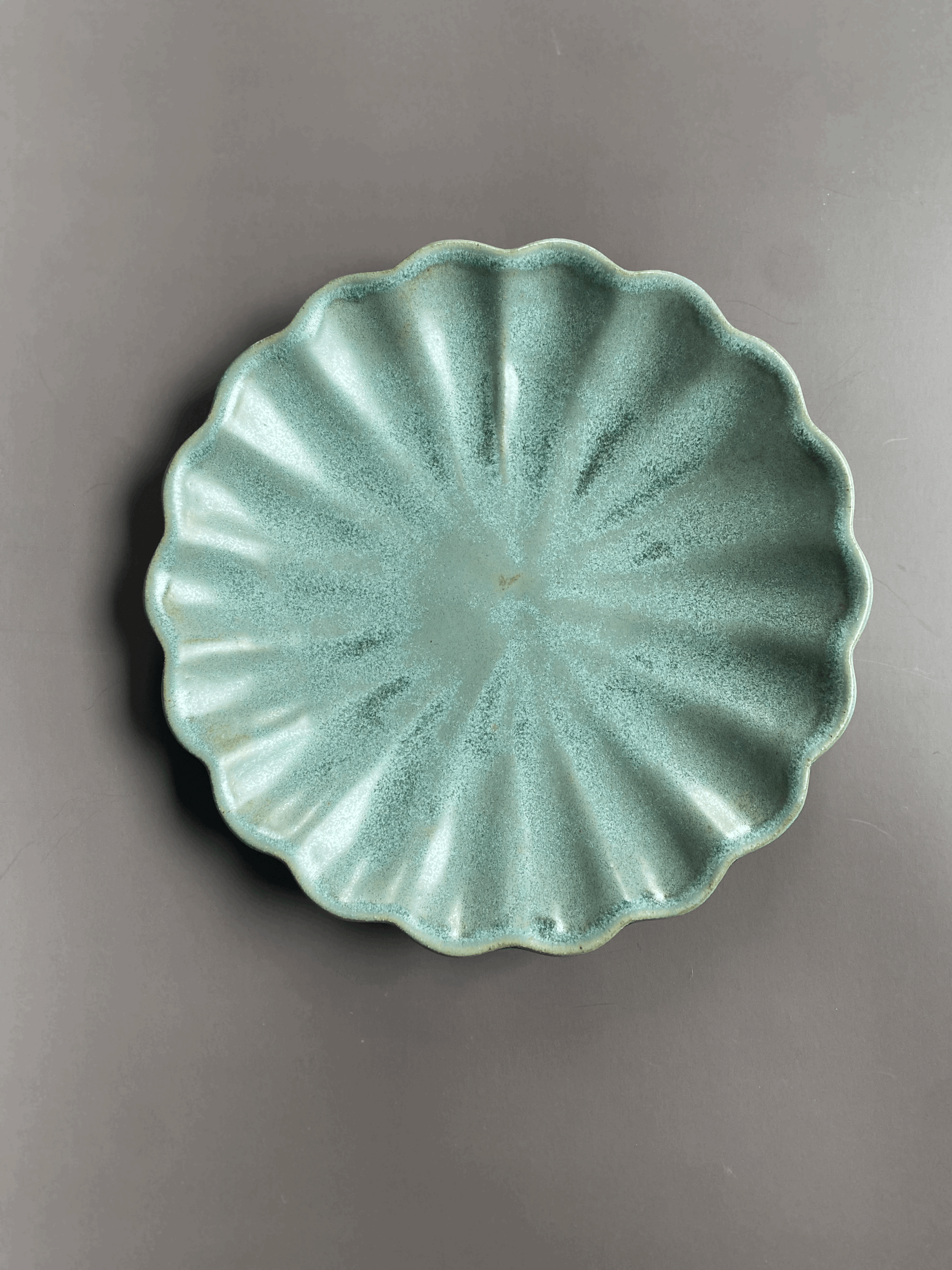 Scallop Plate Small - Satin Seafoam