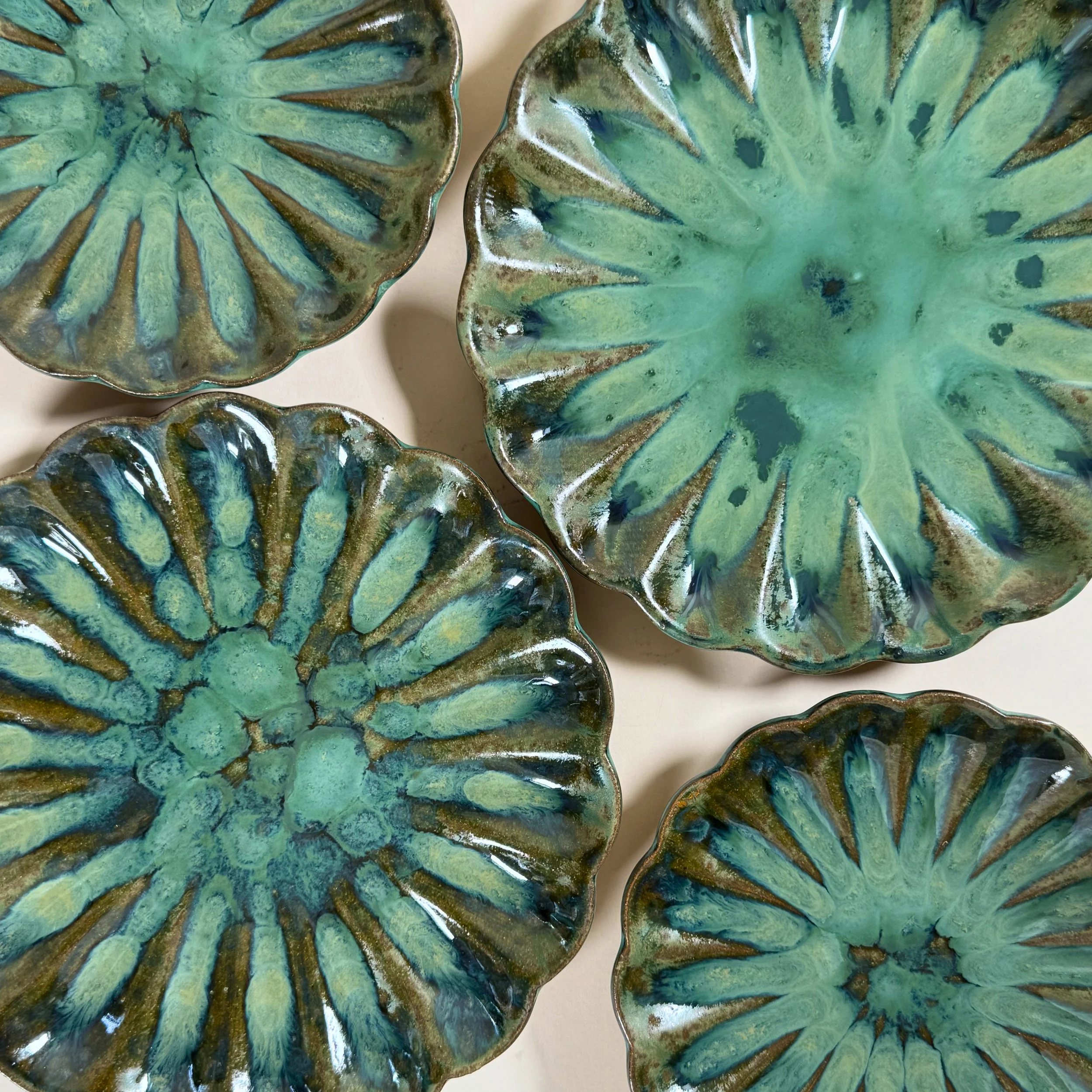 Scallop Plate in Green Lagoon (Large) 5.jpg