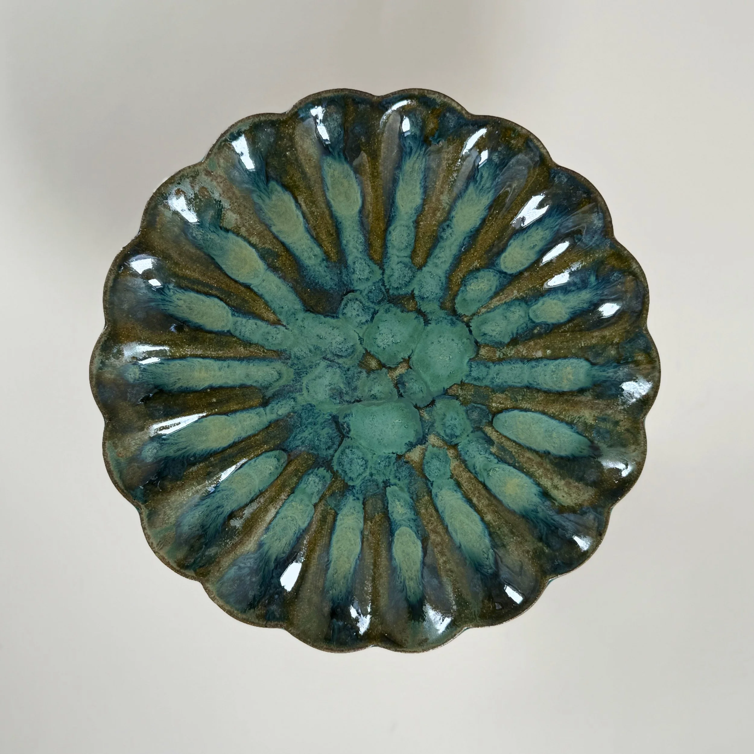 Scallop Plate in Green Lagoon (Large) 1.jpg