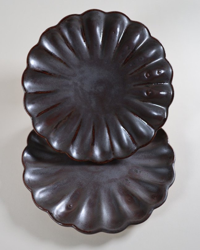 Scallop Plate in Volcanic Brown Large 2.jpg