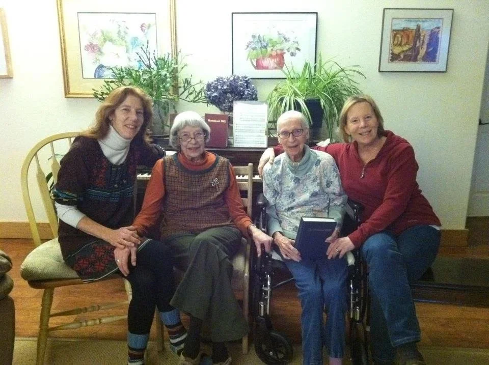 429703_3093811916789_320604689_n (1).jpeg