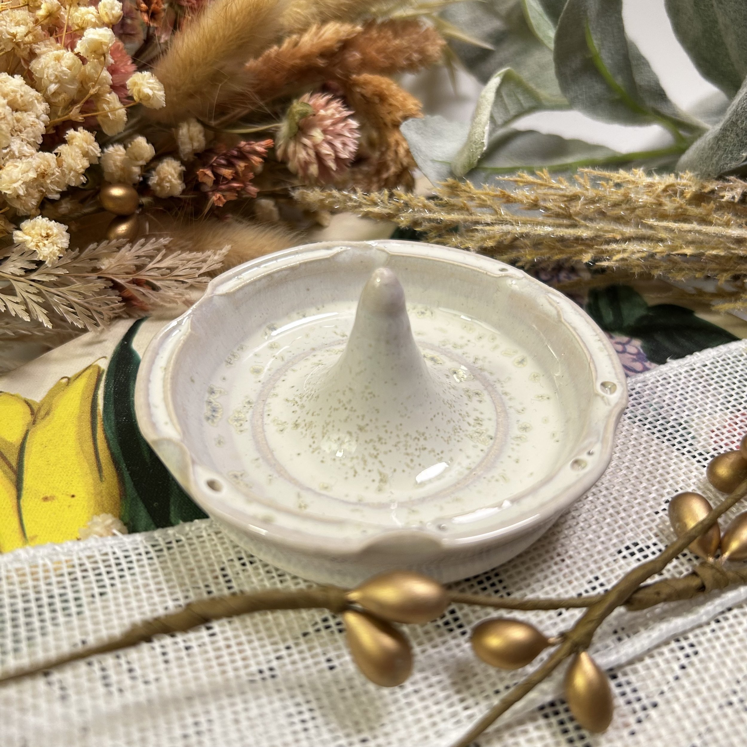 White Pearl Scalloped Edge Ring Dish