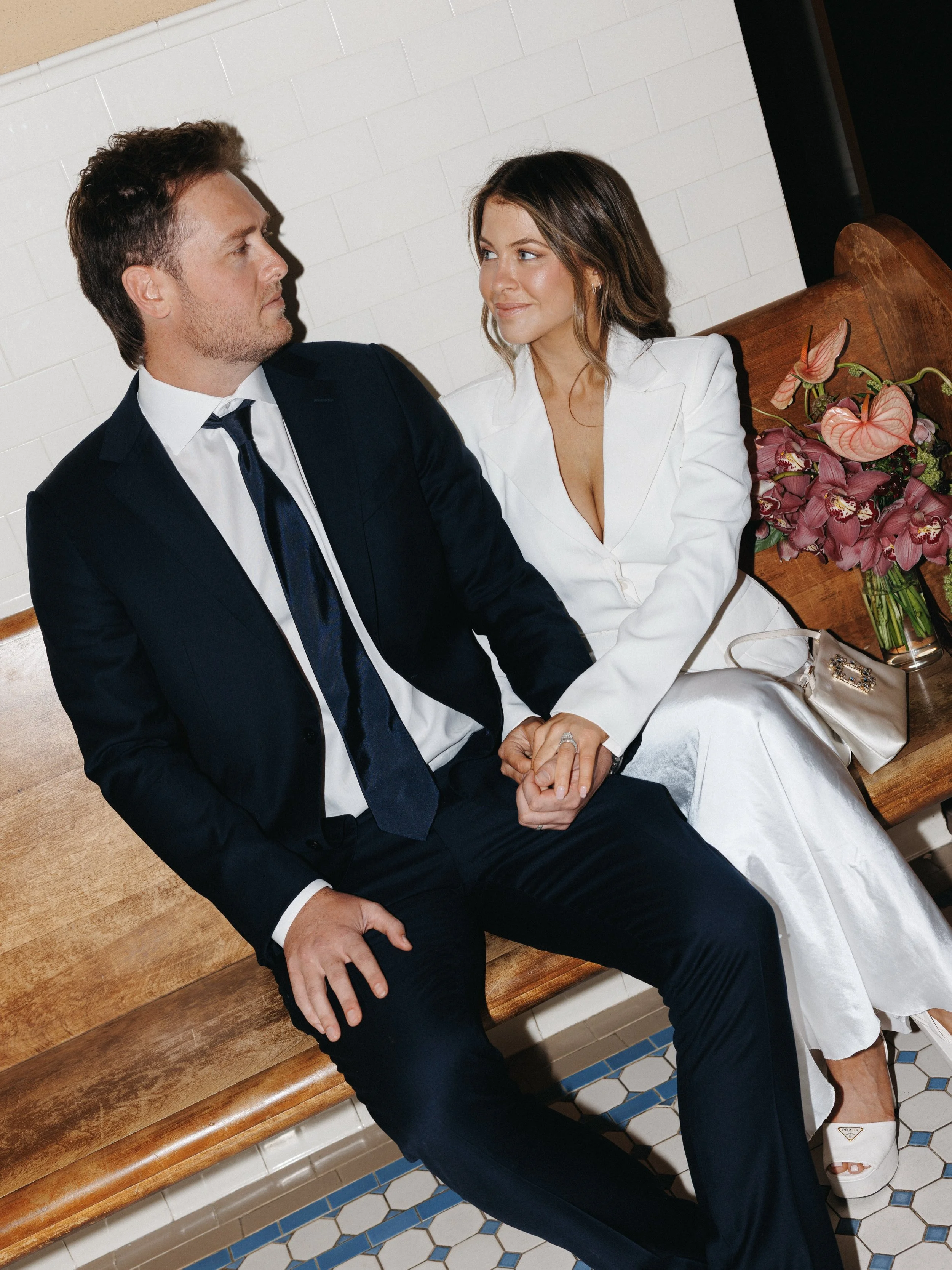 love at the courthouse 🕊️

#courthousewedding #elopementinspo #weddingphotography