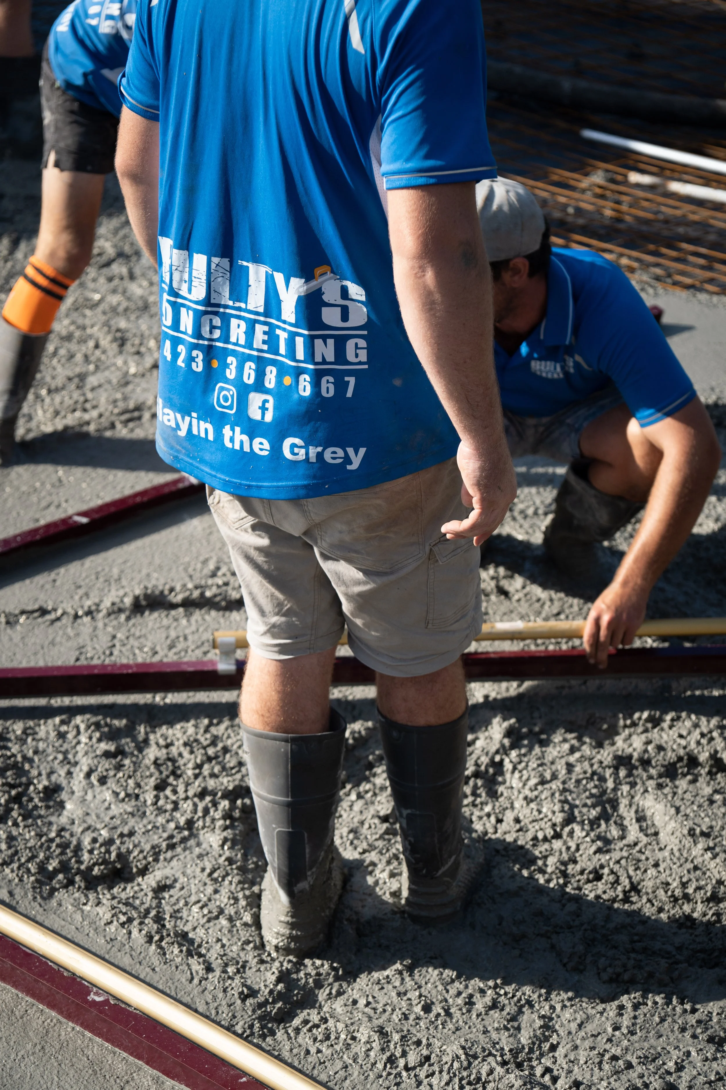 Bulty’s Concreting Levelling Wet Concrete For Driveway Preparation Sunshine Coast