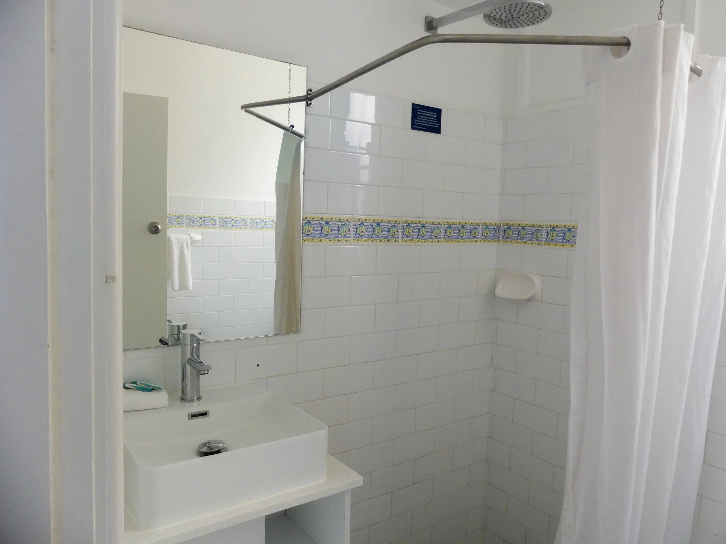 Bathroom 3.jpg