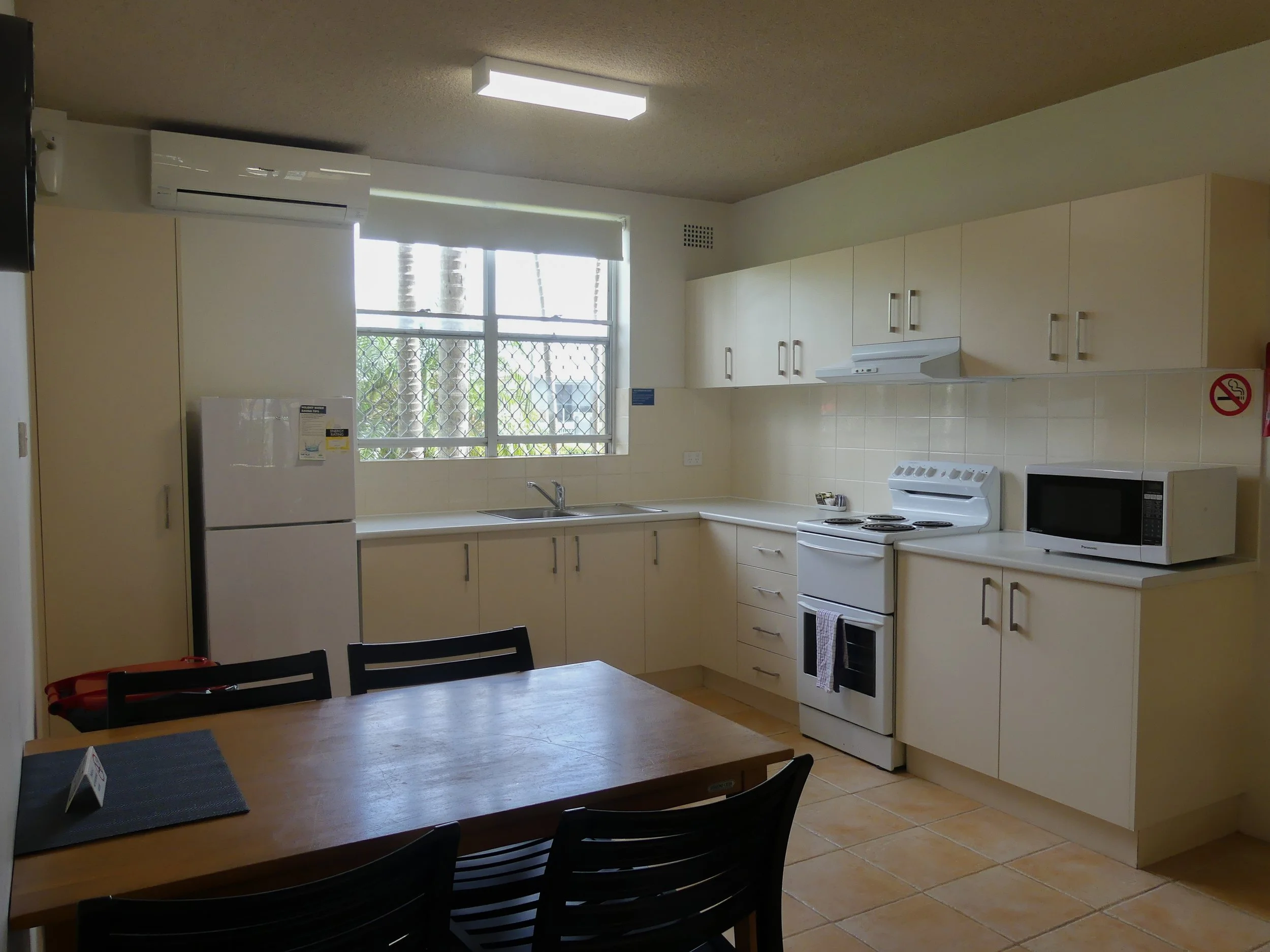 Kitchen 1.jpg