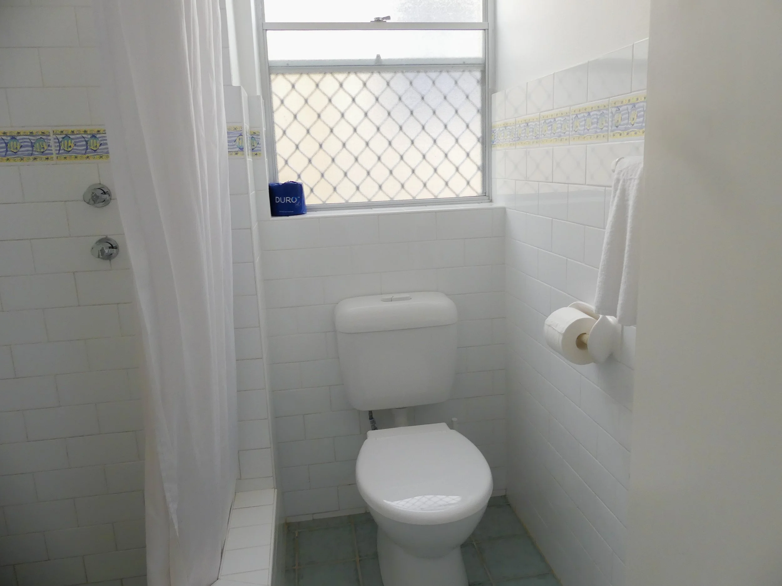 Bathroom 1.jpg