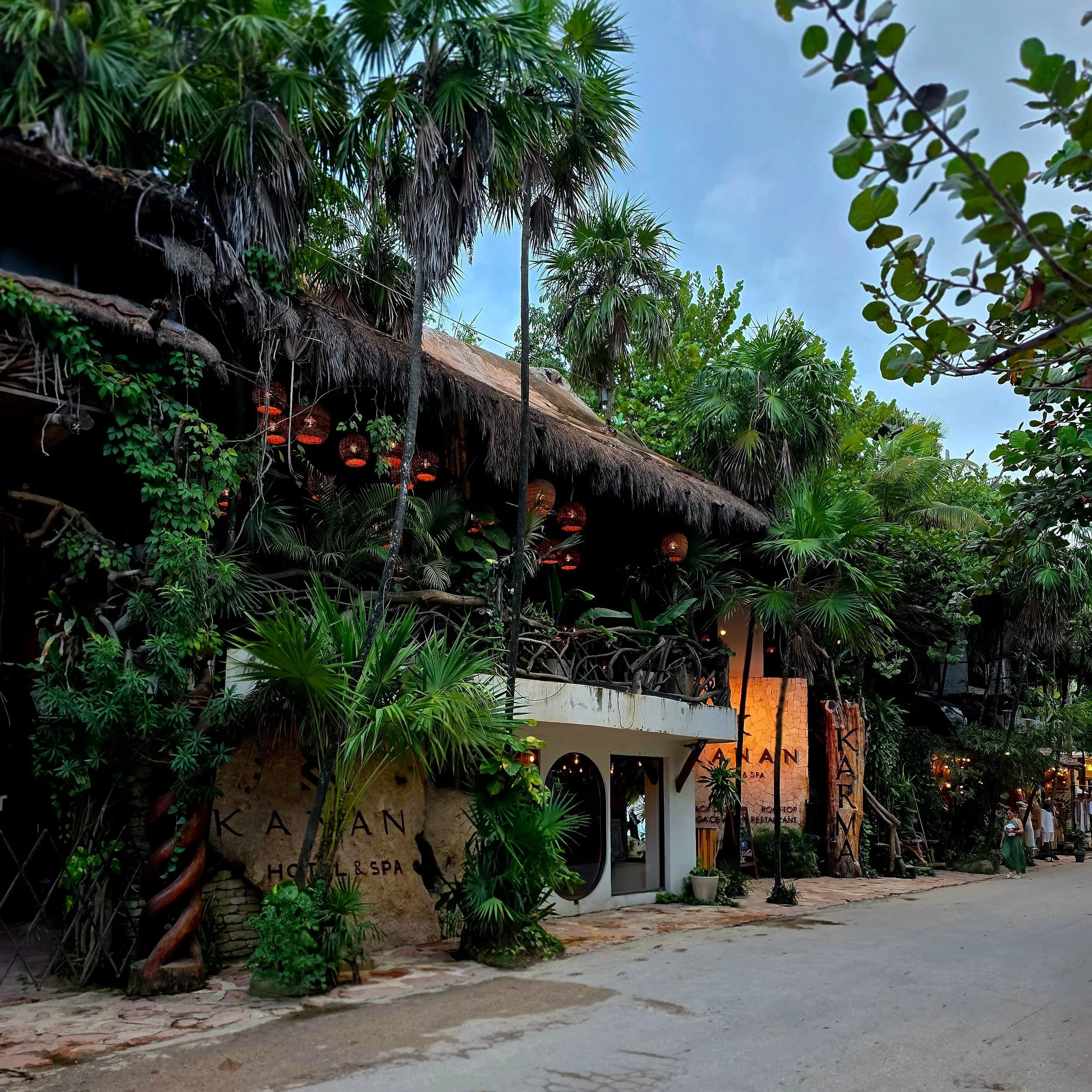 Front view of Kanan Hotel & Spa