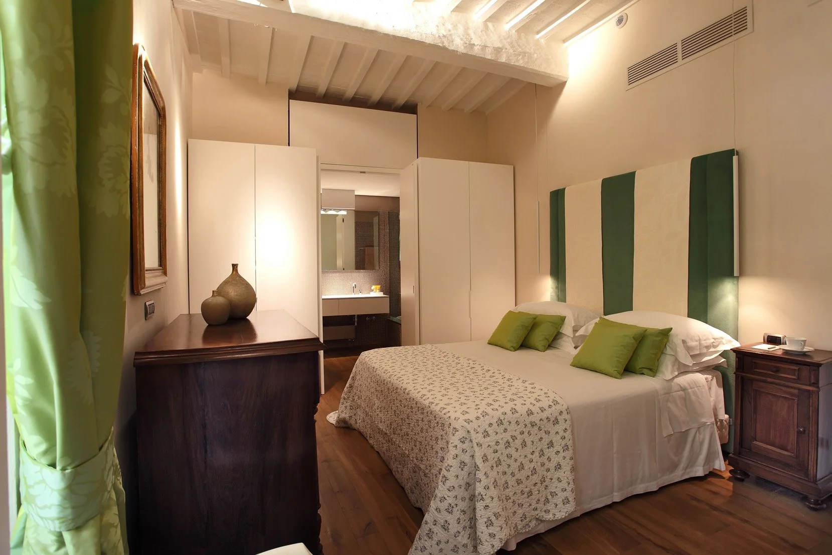 Superior Room - Single Occupancy - Private Room