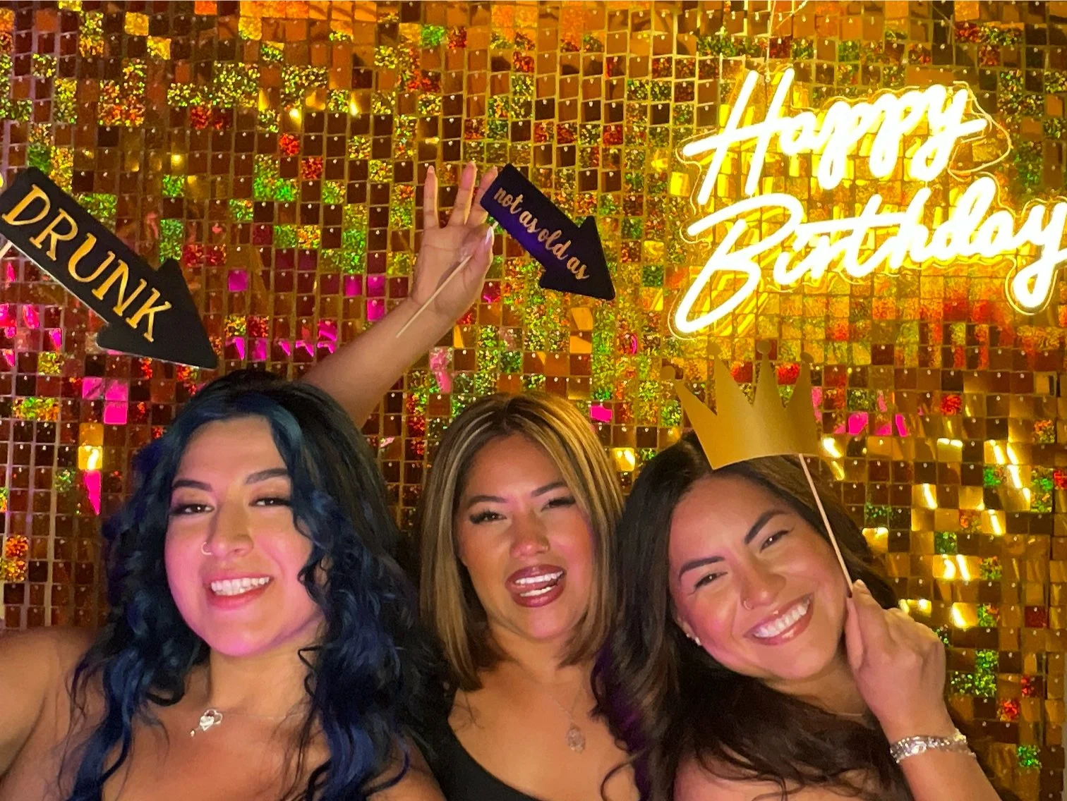 Selenas_30th_Birthday_photo_20241005_Time-221042_mu0l57.jpeg