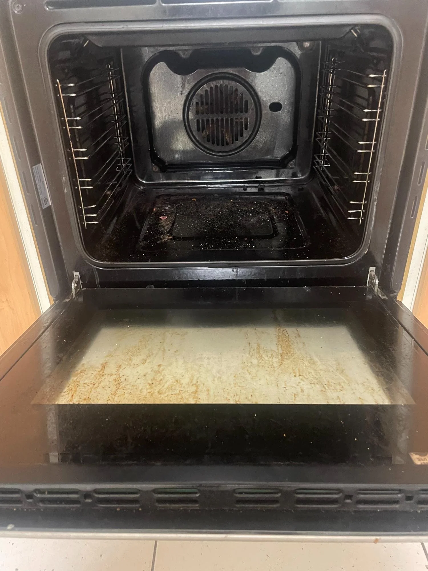 Oven in kitchen before deep cleaning by Kat Clean Sydney, NSW