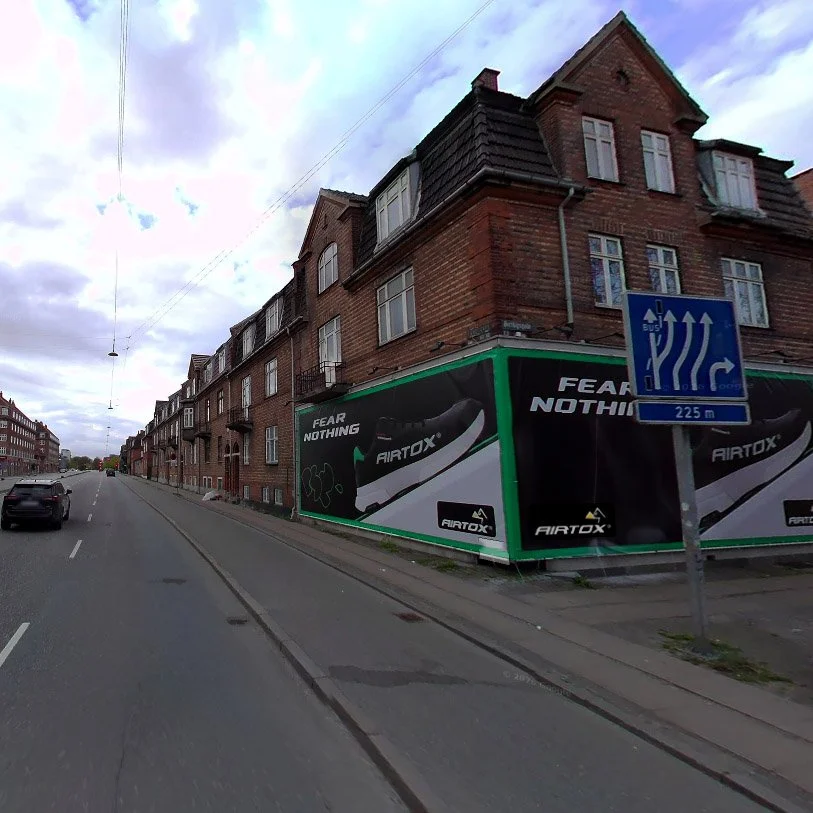 Hjørnebanner Lyngbyvej 81 i København Ø.