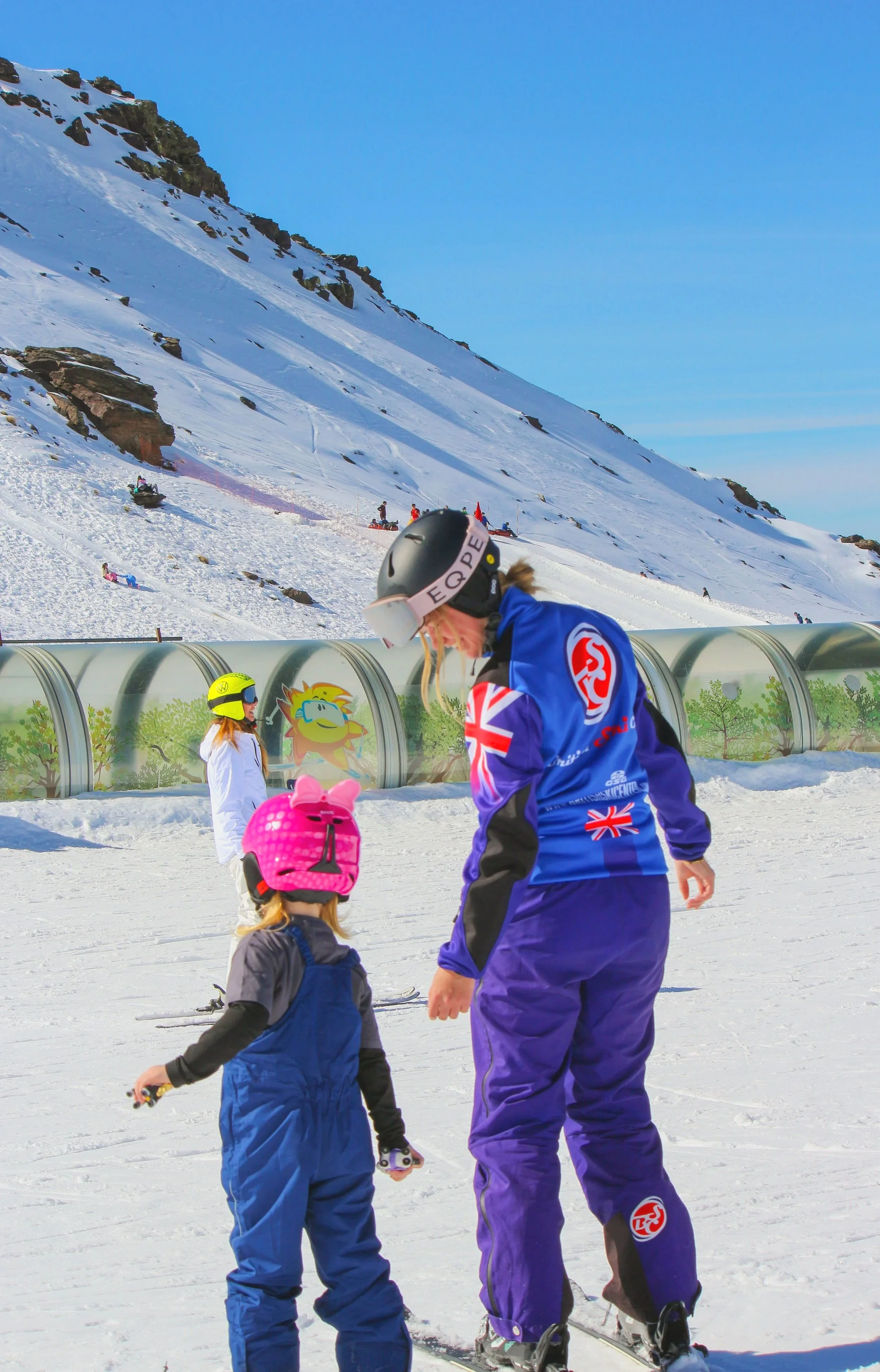 Fun ski lesson in english for kids in Sierra Nevada
