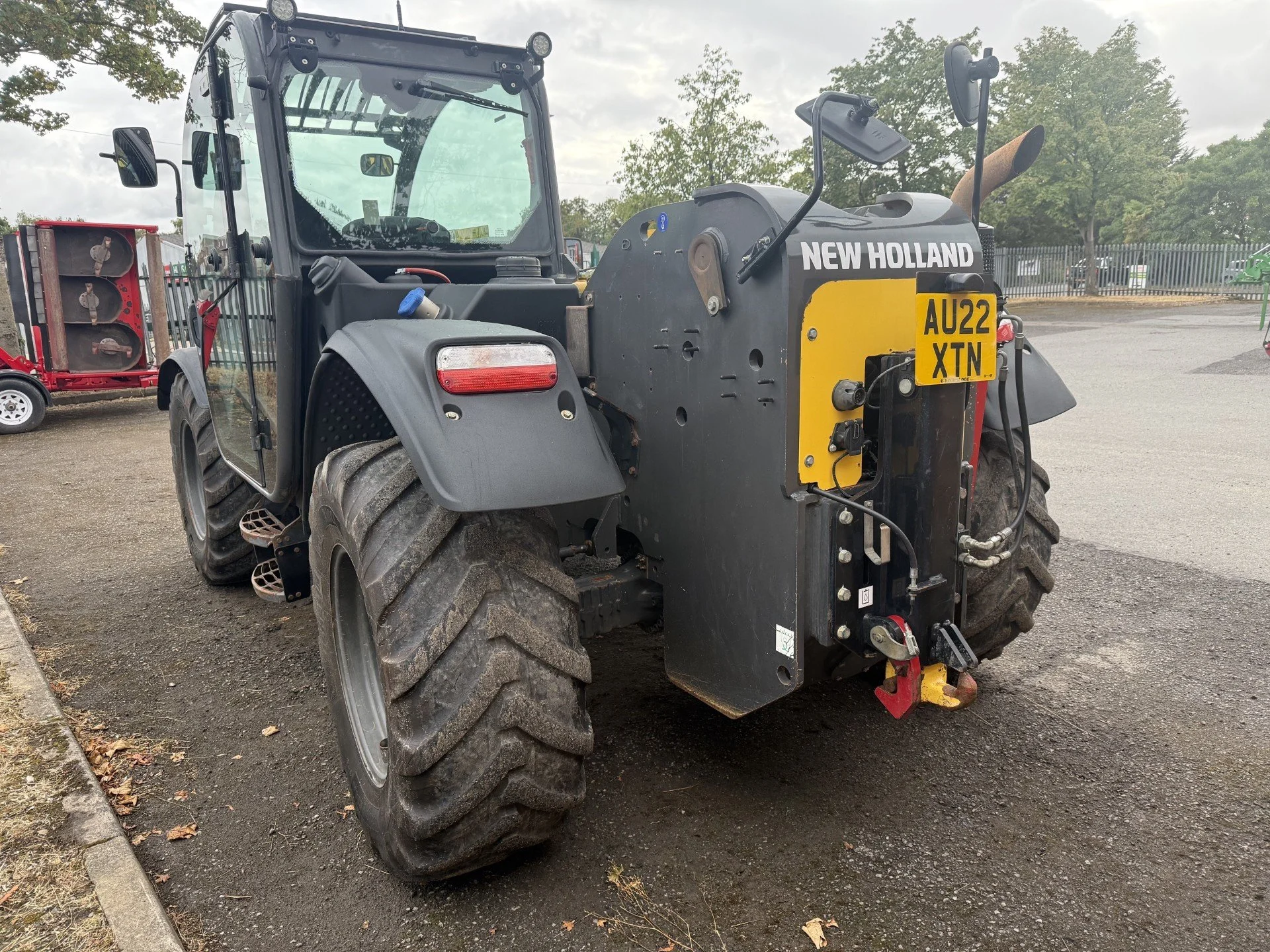 Yellow and black New Holland TH7.42 Elite Telehandler