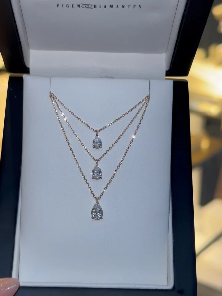 Fineste k&aelig;der med diamanter 😍 Prisen er 8900kr, 14.900kr &amp; 18.900kr #gold #necklace