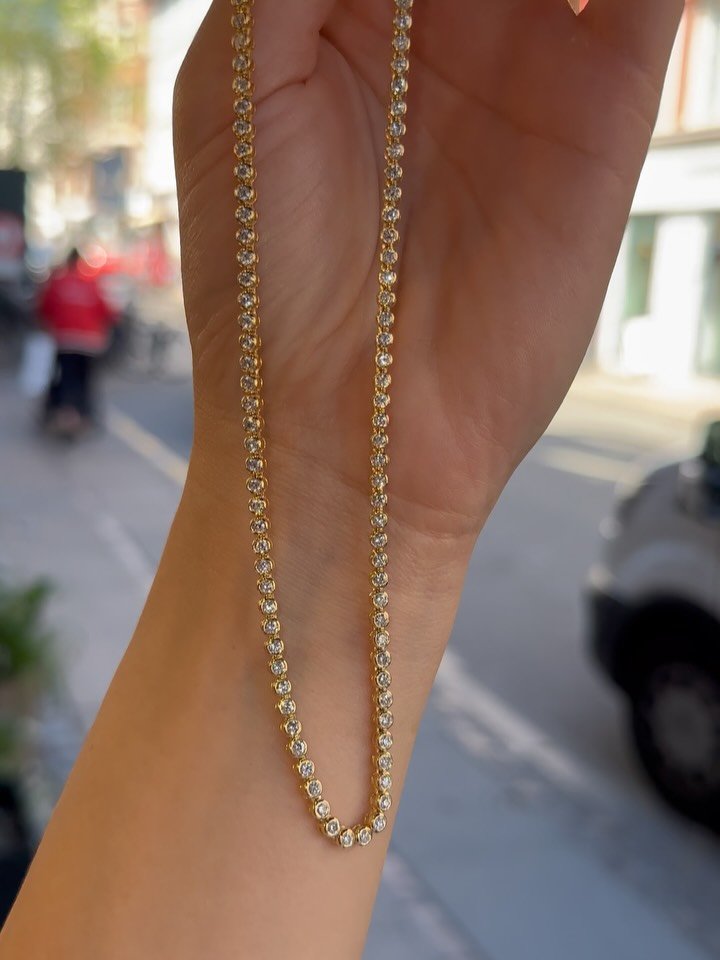 Smuk collier med diamanter 😍💎 Prisen er 83.900kr #gold #diamonds #tenniscollier