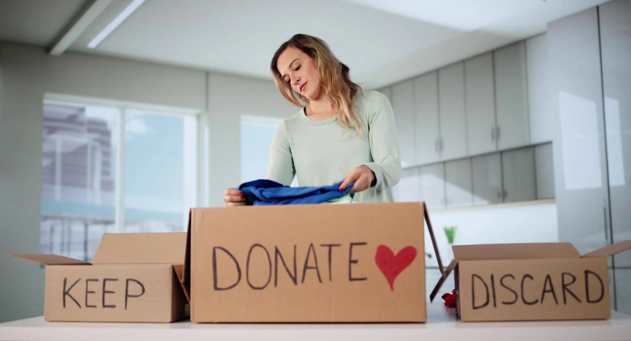 La importancia de descartar: el primer paso para organizar tu hogar