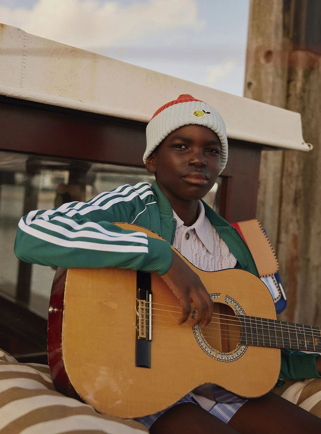 20_20241007_Campaign_StickyLemon_SS25_hoch_20_EE.jpg