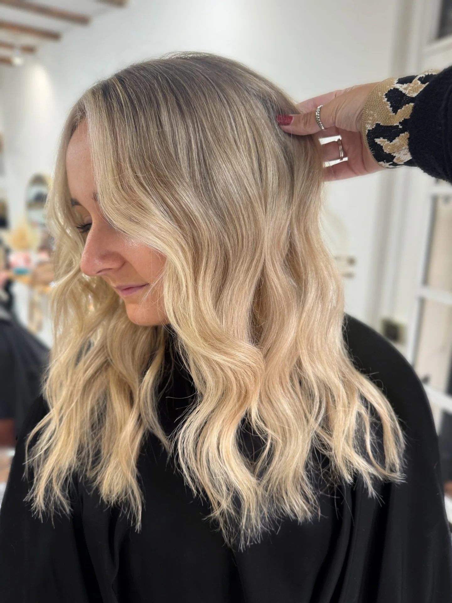 That perfectly imperfect blonde

If you love being blonde but don&rsquo;t love harsh regrowth, constant toning, or high-maintenance upkeep&hellip; this is for you.

Lived-in blonde is a custom blonding technique designed to blend your natural root, m