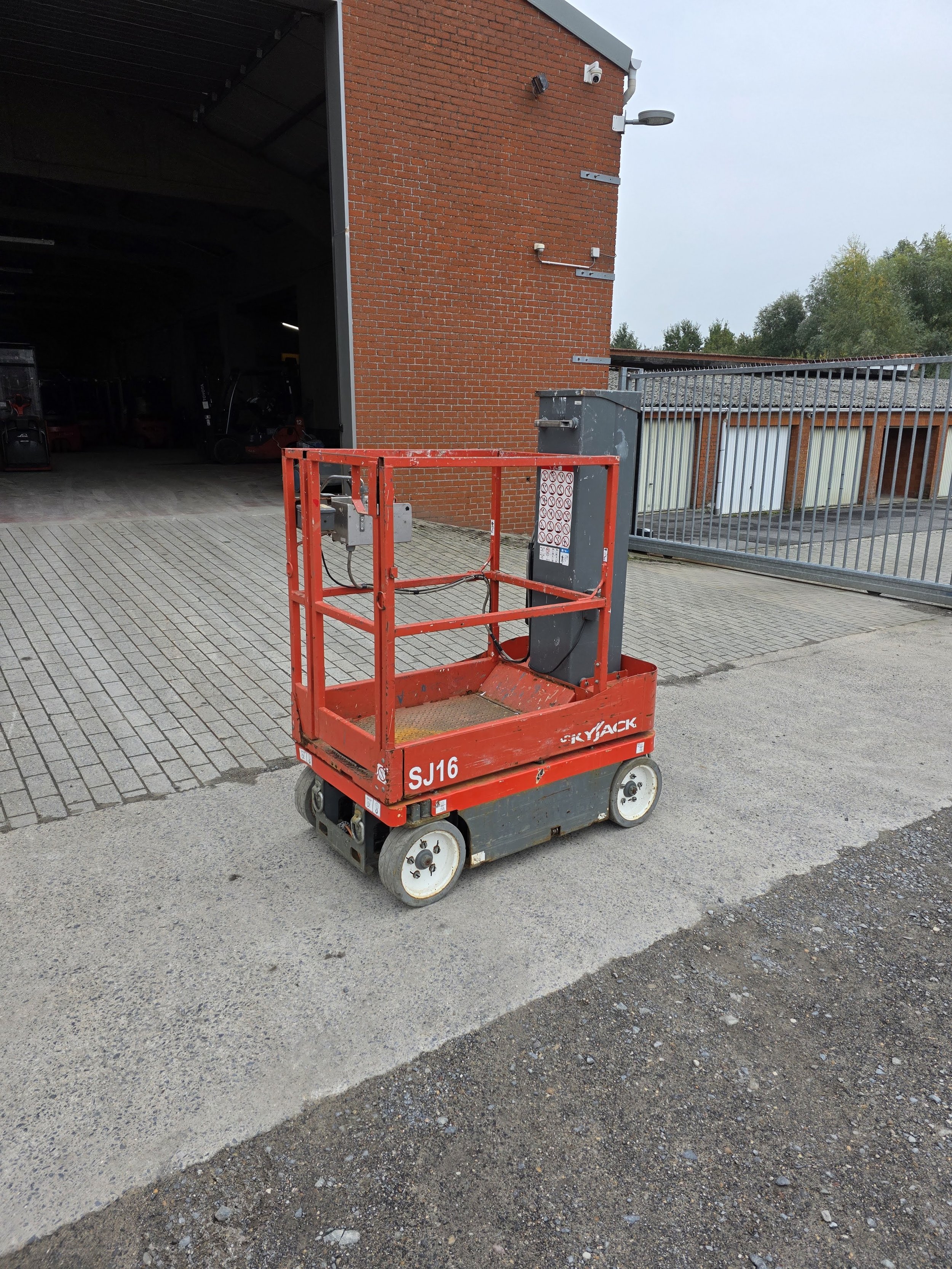 SKYJACK SJ16 | 2016 | 400H | 6M75