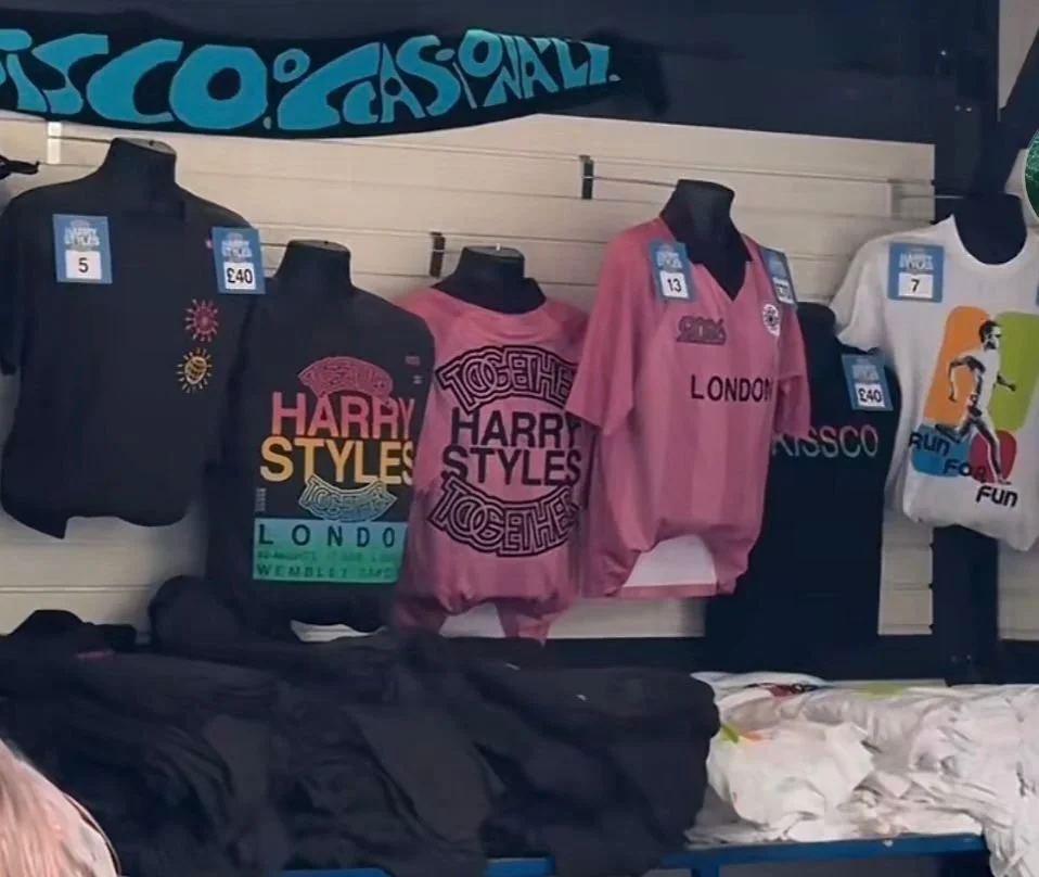 I was at the Harry Styles concert on Friday and it really was the best night! 🎤✨

Of course, my merchandise brain couldn't switch off. 😄

The pink sports shirt was completely sold out, and if you've been anywhere near socials recently, you'll know 