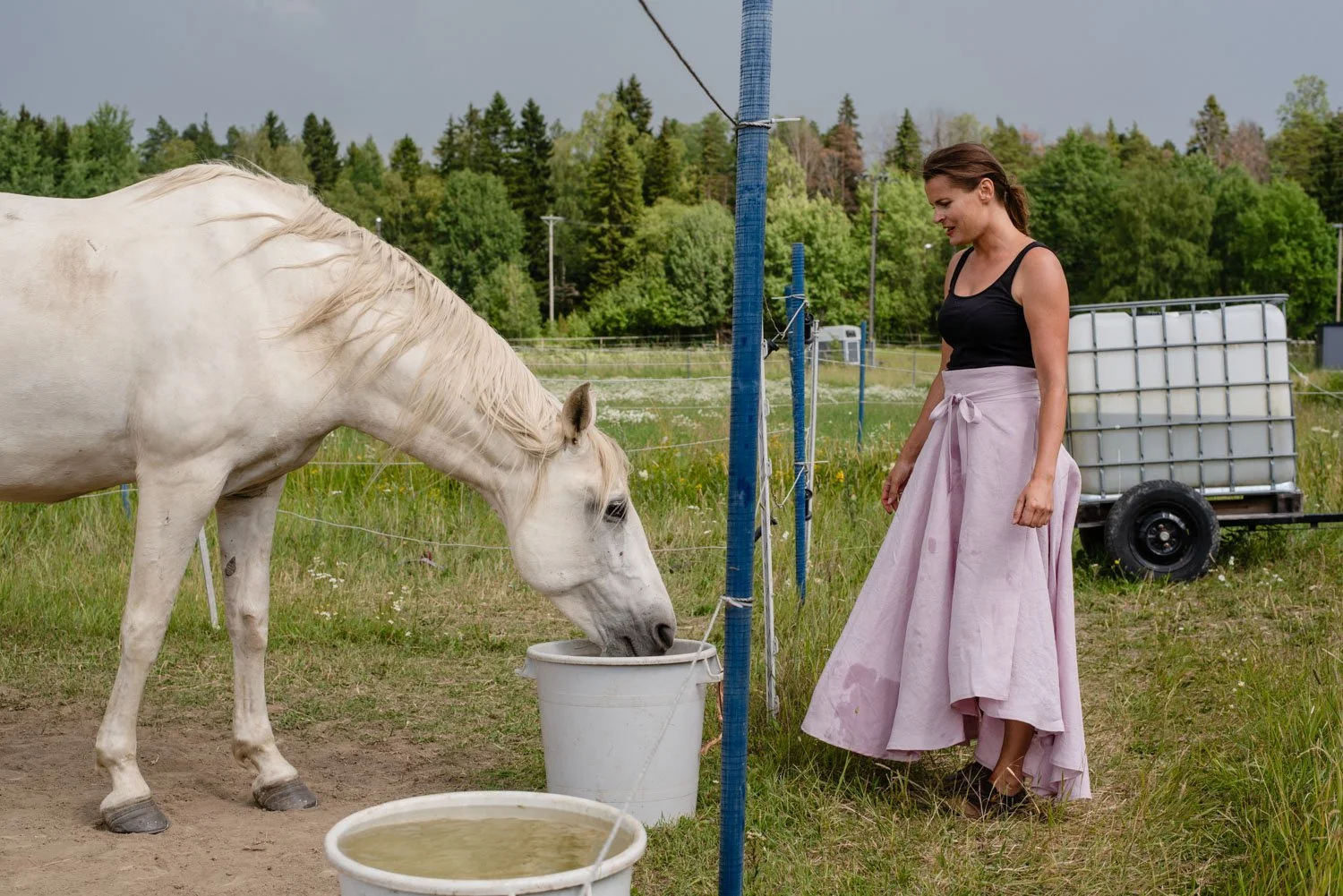 Entrepreneur Katariina Cozmei photographed for Inhimillisiä Uutisia