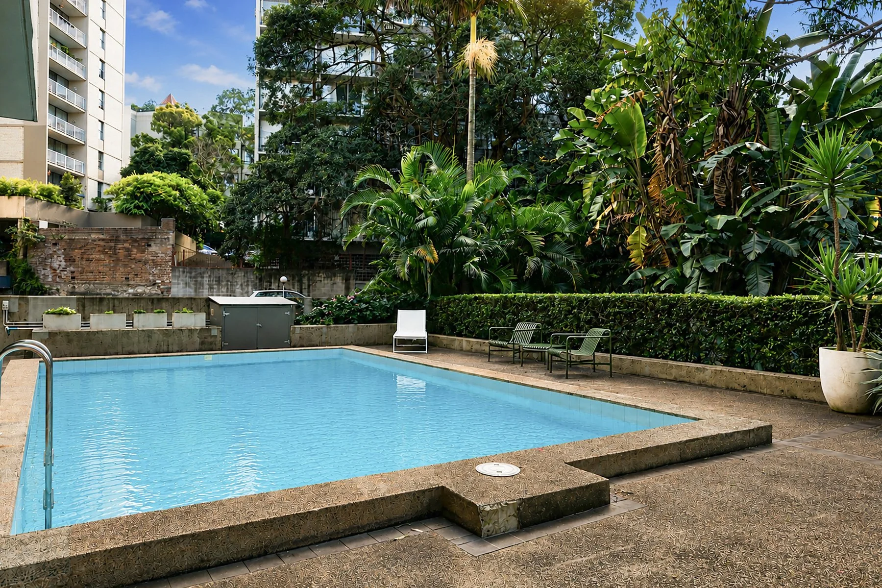 Pool.jpg