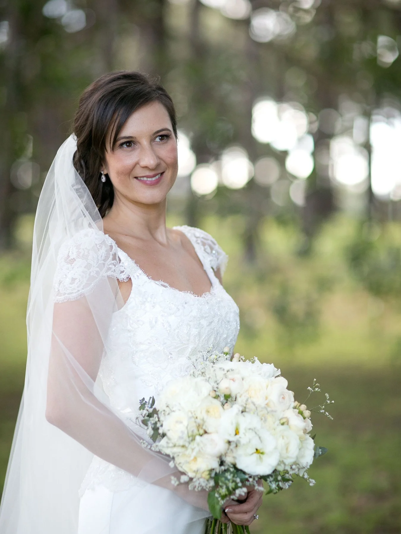 sydney-wedding-photography-bride-portrait-with-bouquet.jpg