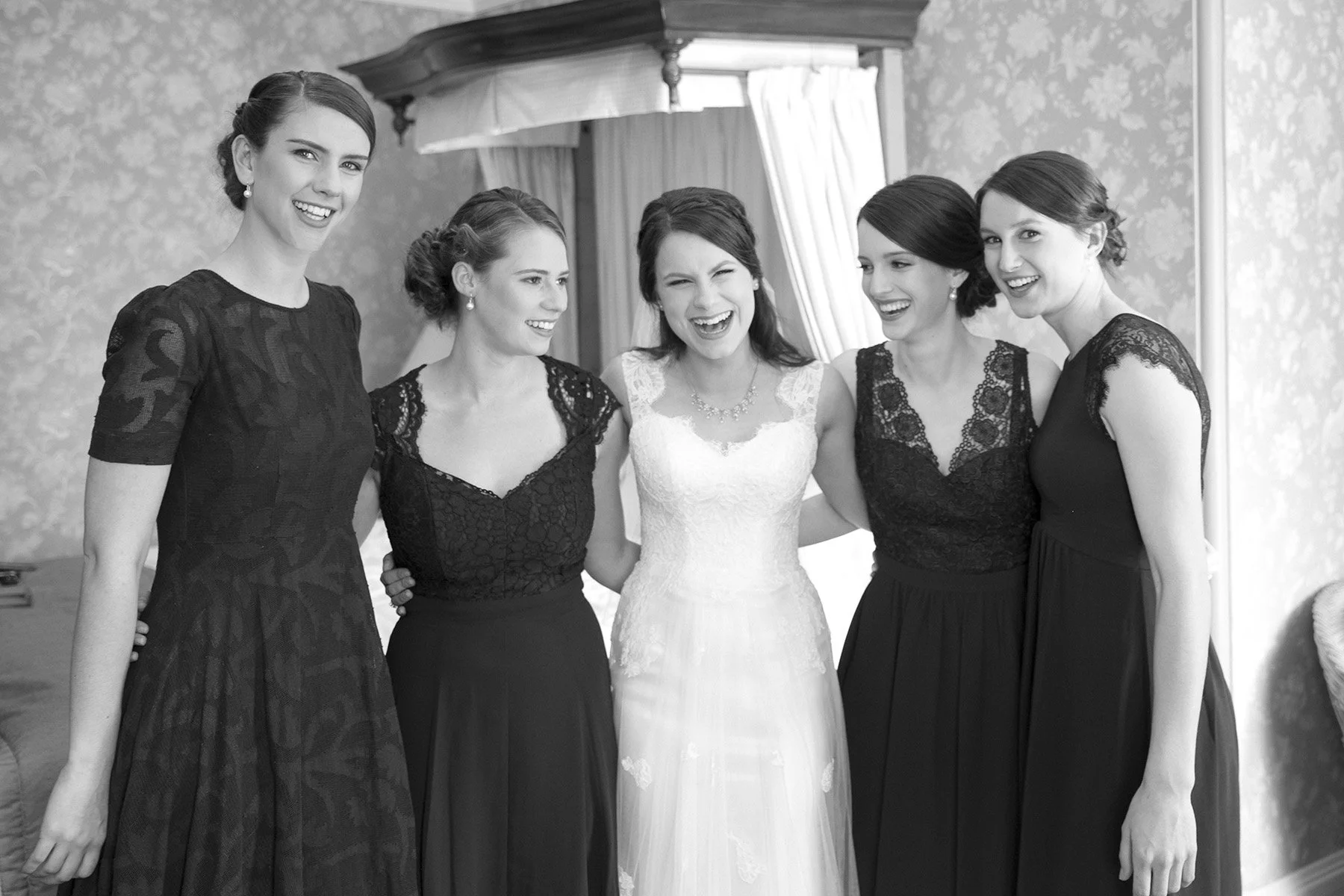 Final bridesmaids group portrait before the ceremony