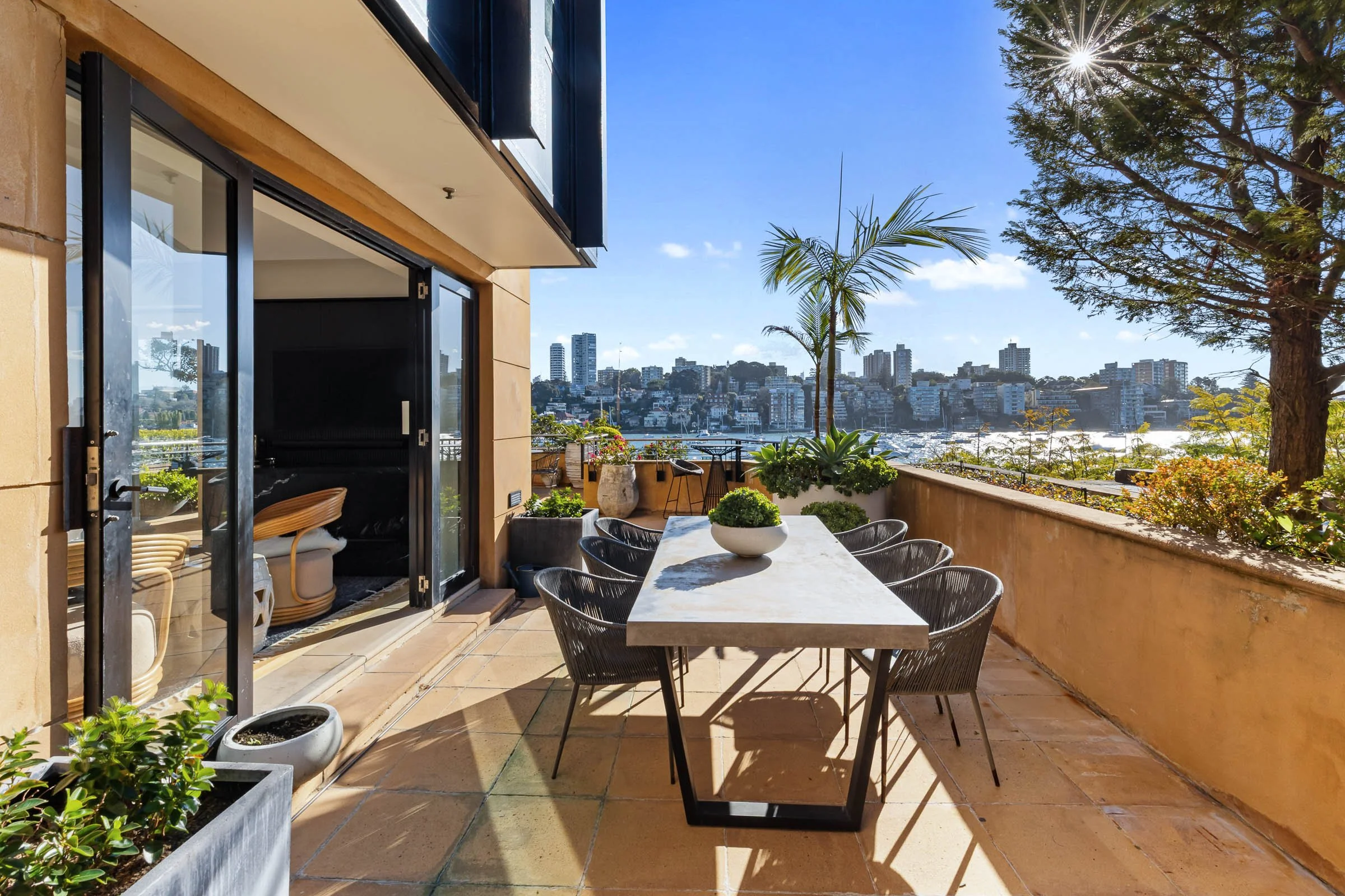 Alfresco1.jpg