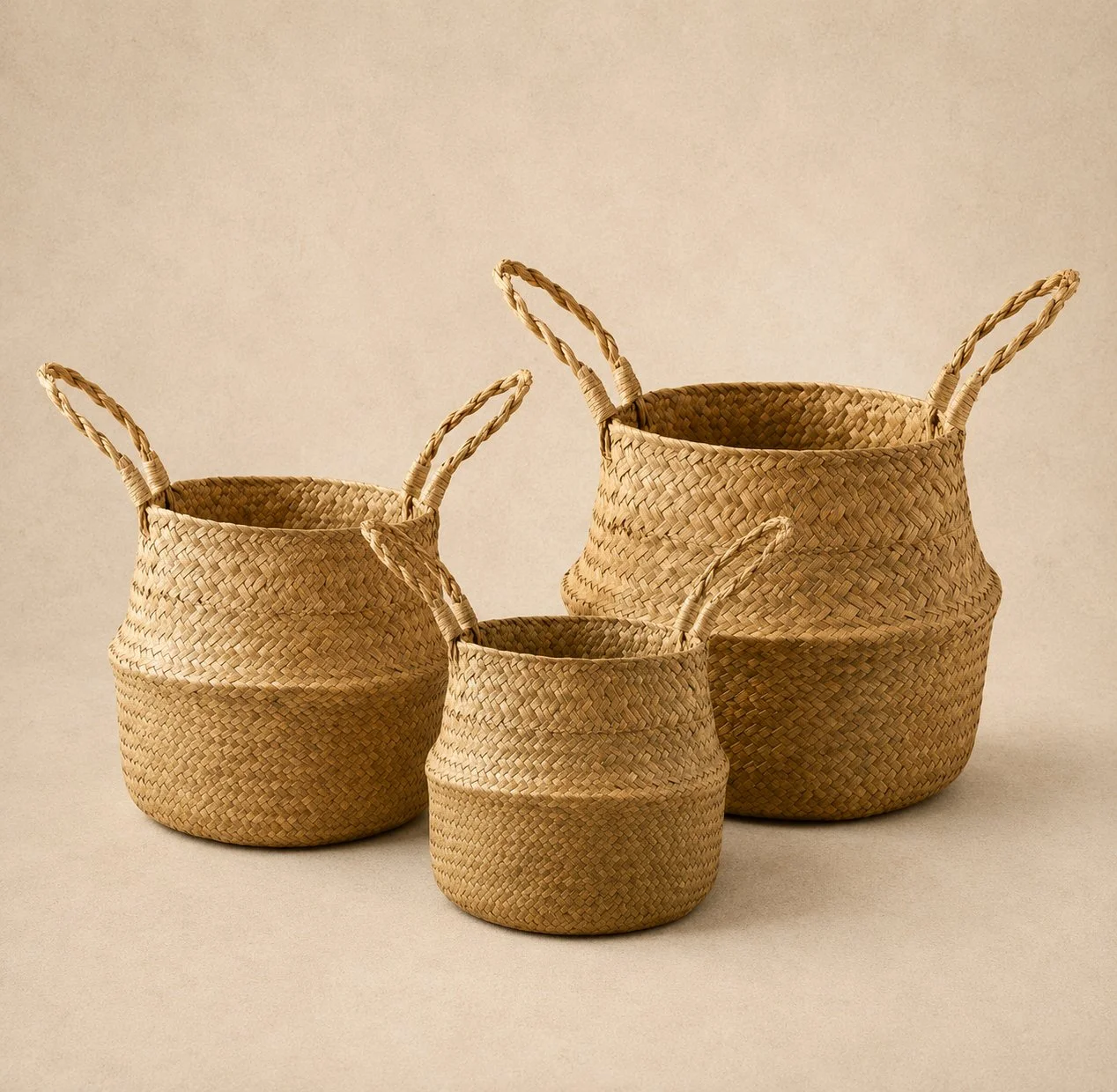 Set of 3 baskets
(16x20cm, 20x22cm and 26x27cm)
$20 or $30 with artificial floral arrangements