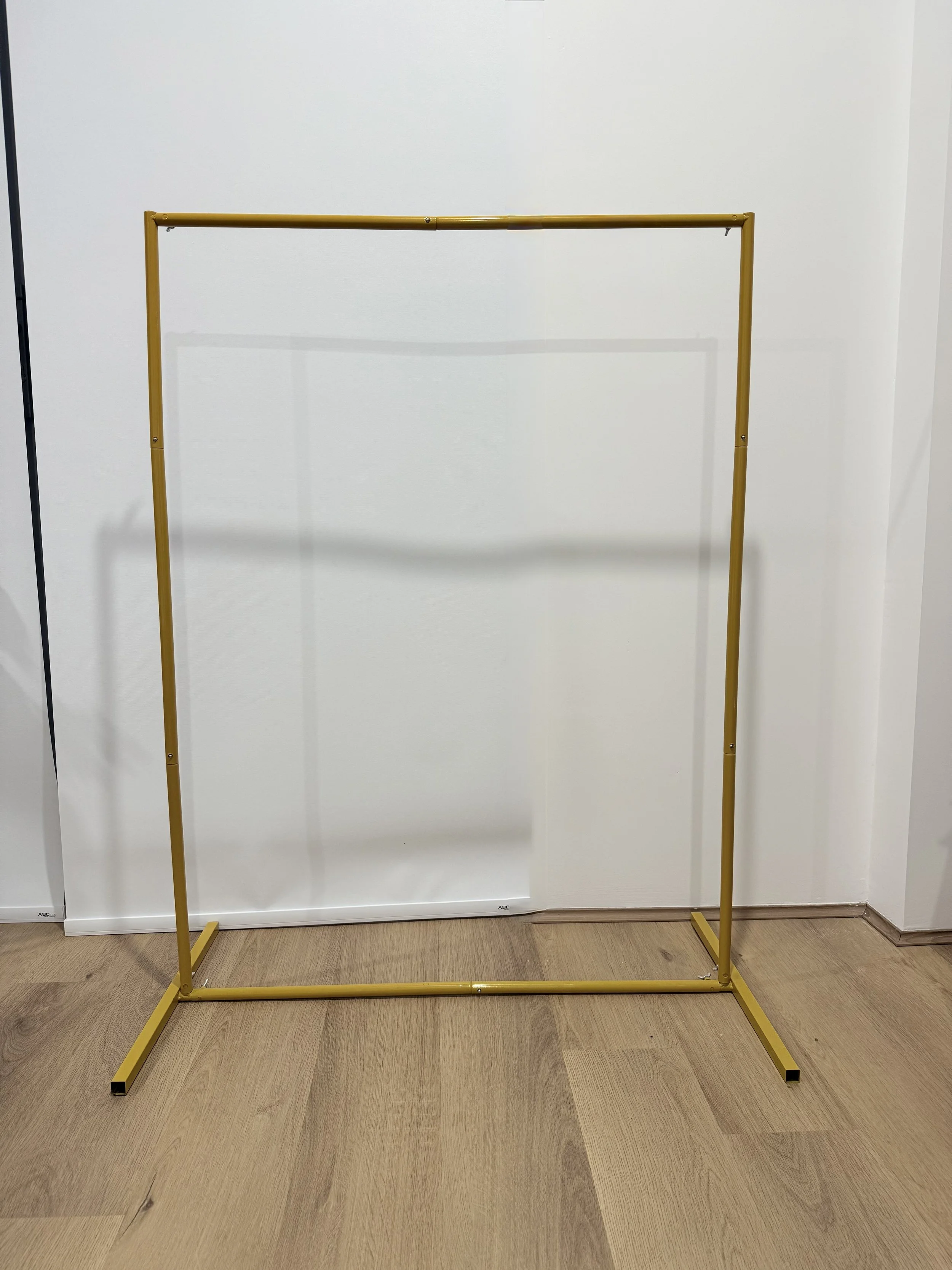 Short Gold Frame (90x140cm)