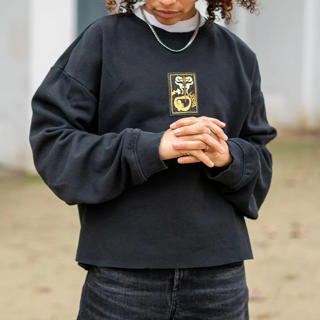 Cropped Pulli Schwarz Bloom-3.jpg
