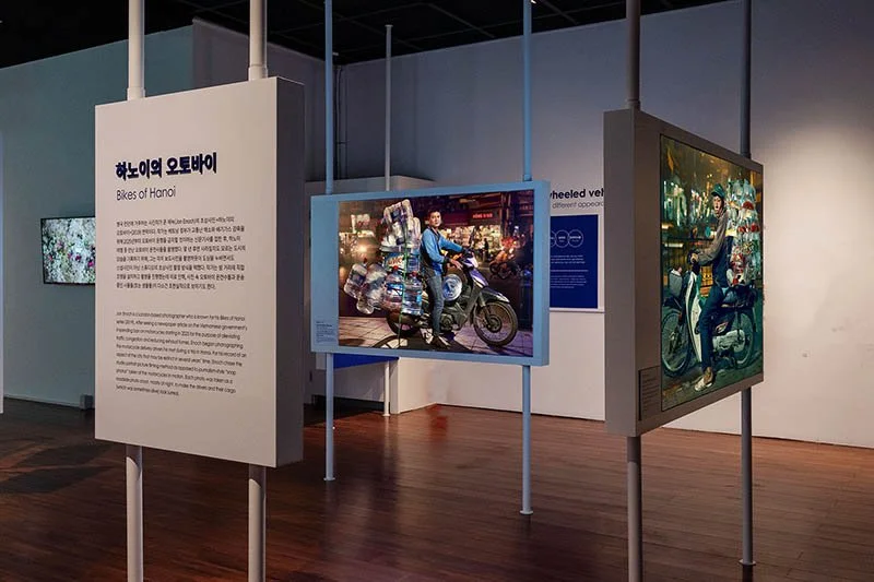 Photogrpaher Jon Enoch's Bikes of Hanoi exhibition on show in South Korea