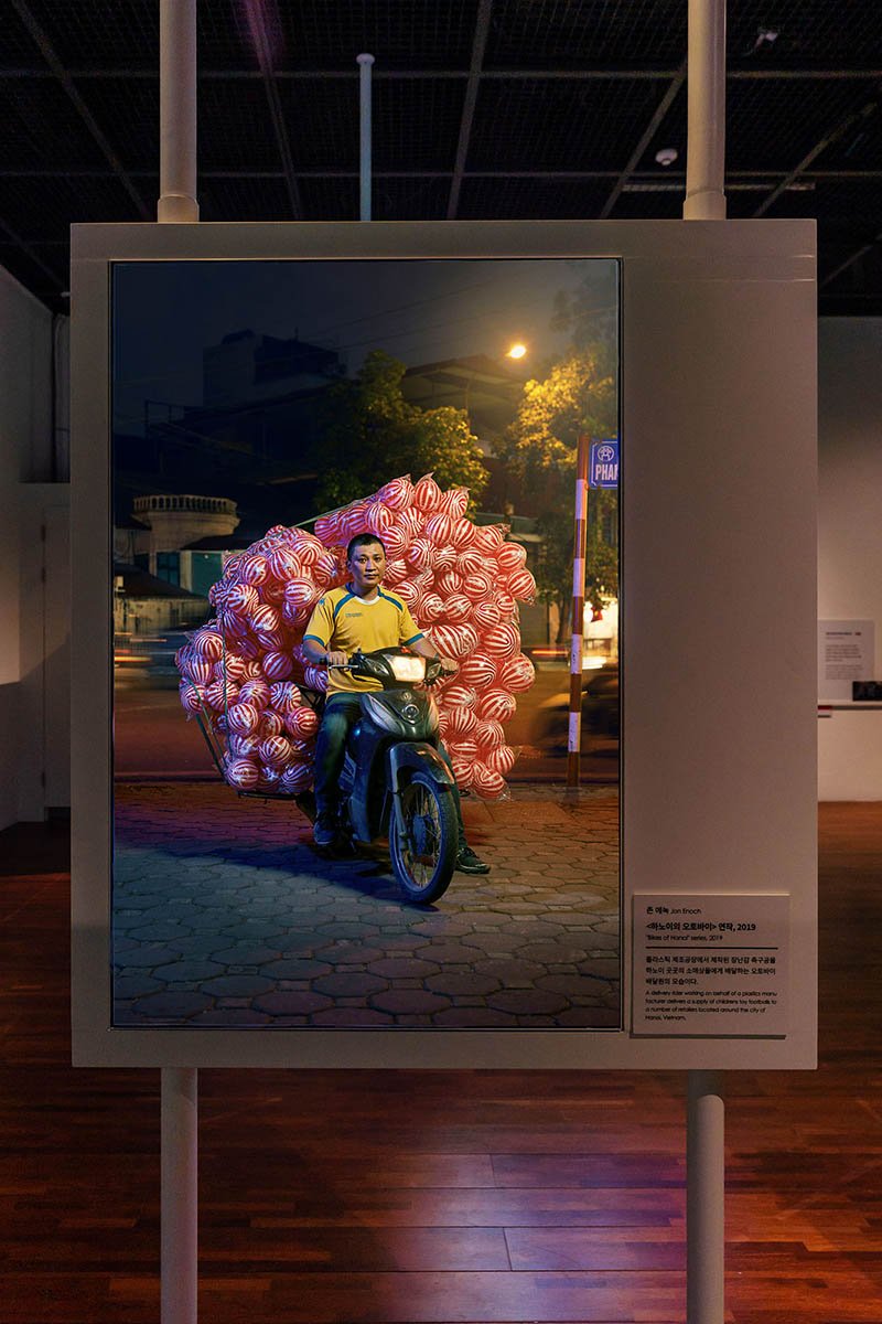 Photogrpaher Jon Enoch's Bikes of Hanoi exhibition on show in South Korea