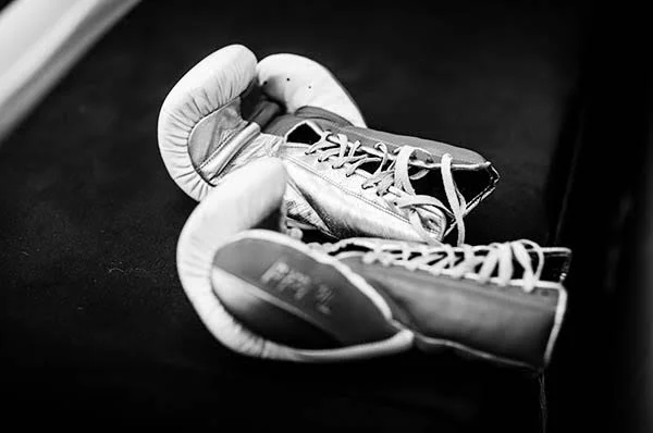 Gloves sit in the ring: Boxer Carl Frampton in training by sports and lifestyle photographer Jon Enoch
