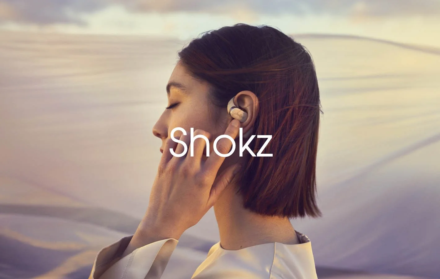 headphone advertising photography by Jon Enoch