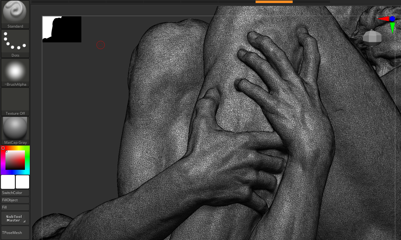 Détails d'une sculpture numérique montrant deux mains et un visage d'une figure humaine.