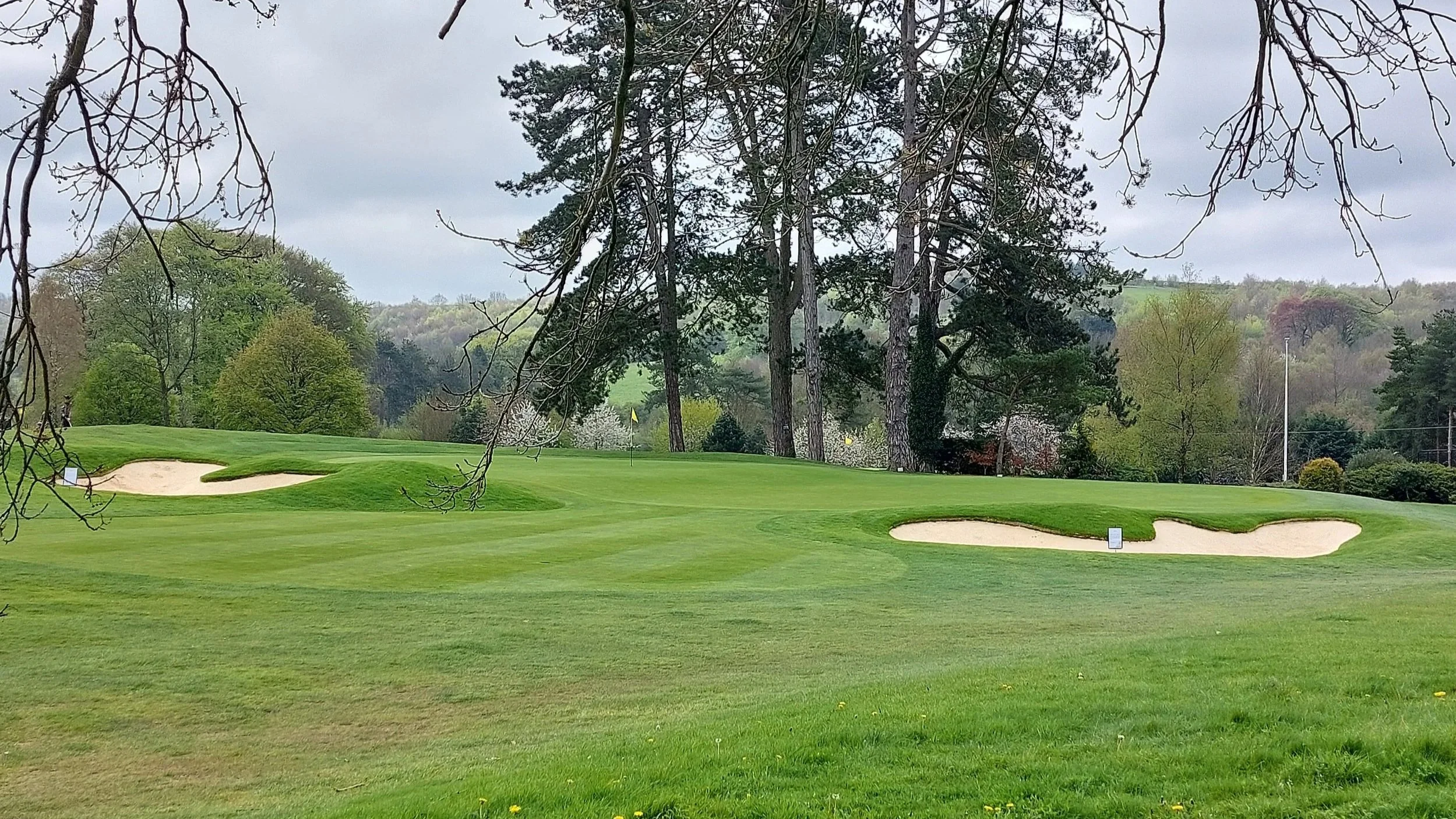 Cotswold Hills G.C. green 9