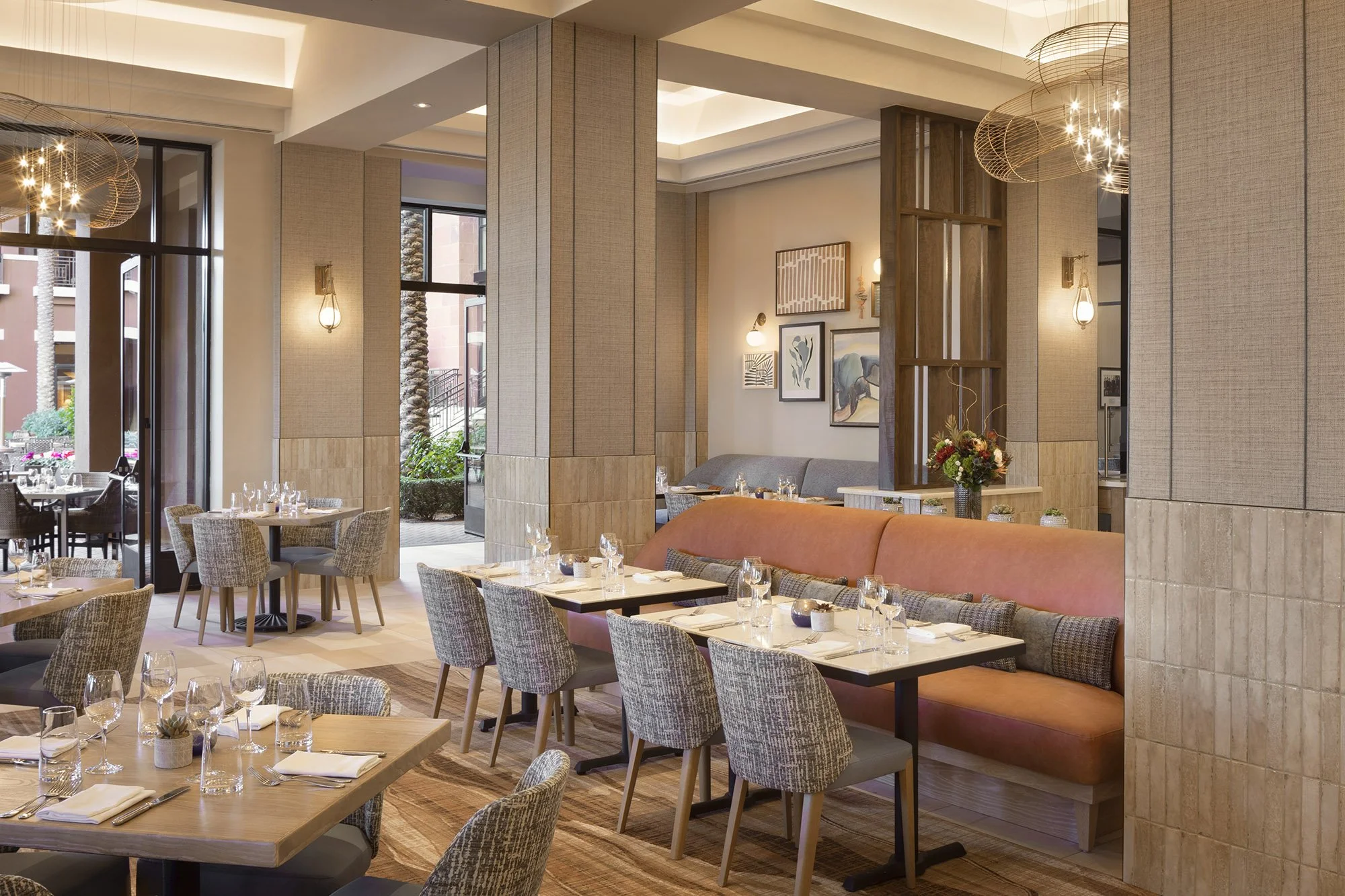 Faro&Brag Banquette.JPG